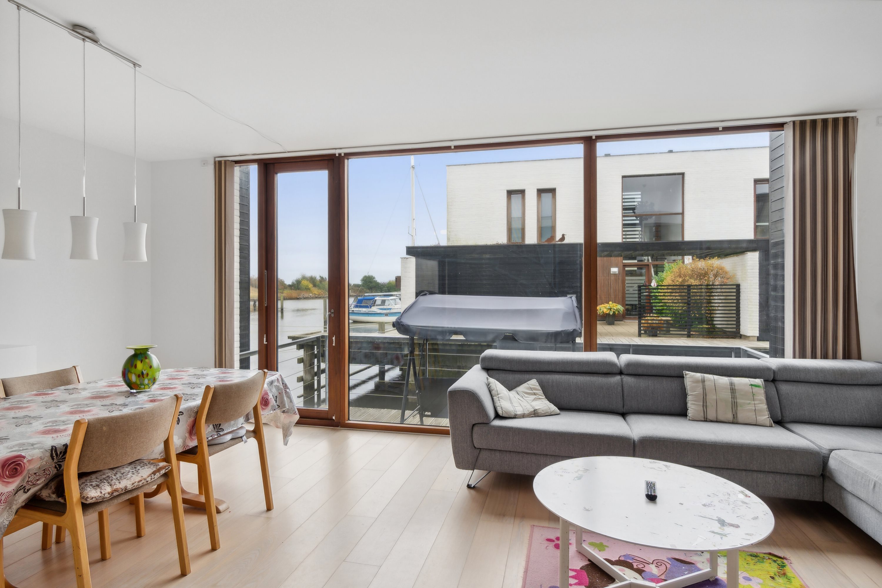 Fremhævet stue billede i fuldskærmstilstand. Billede af Havnevej 31D, Nykøbing By, 4500 Nykøbing Sj