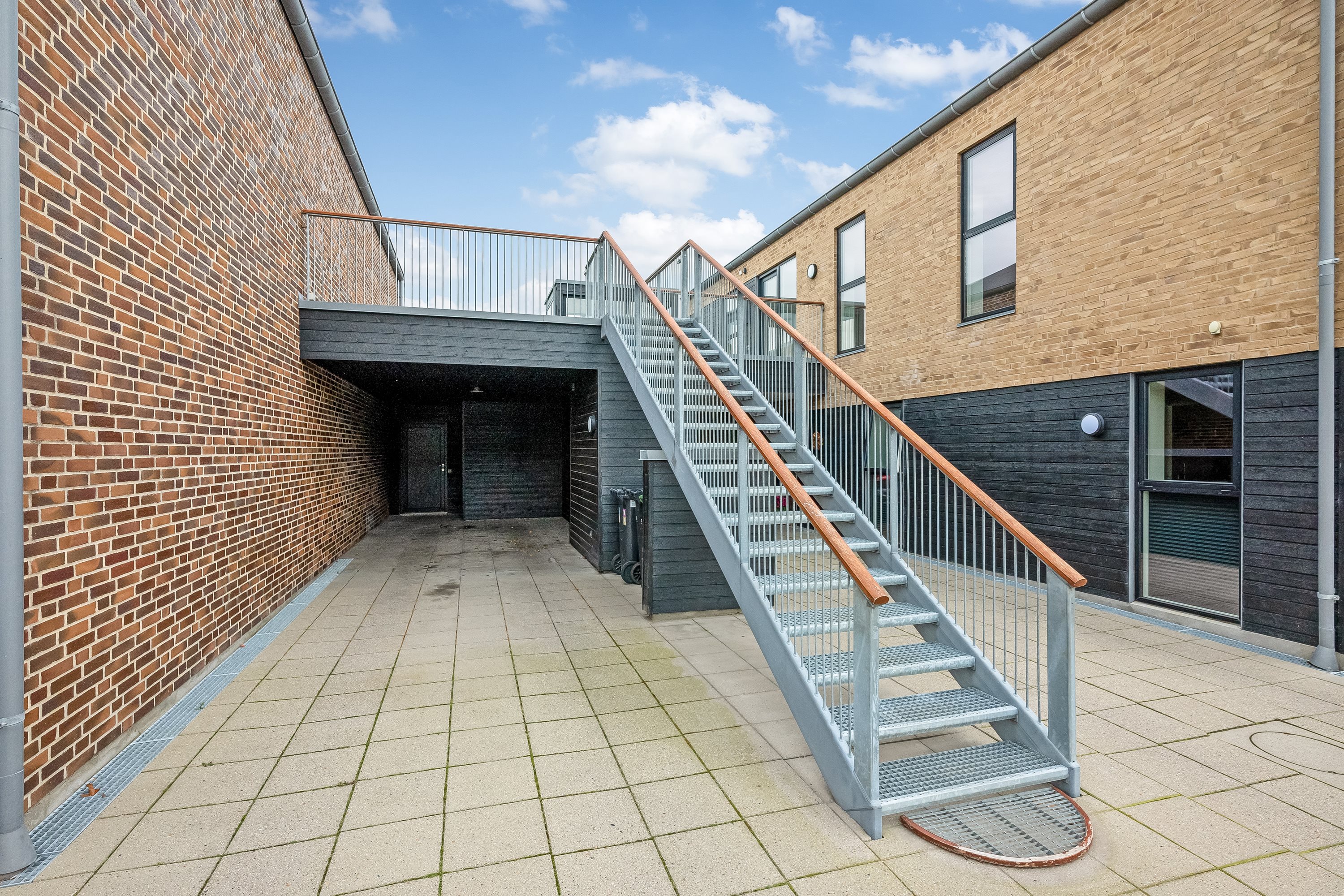 Fremhævet trappe billede i fuldskærmstilstand. Billede af Skivevej 24A, 1., 7500 Holstebro