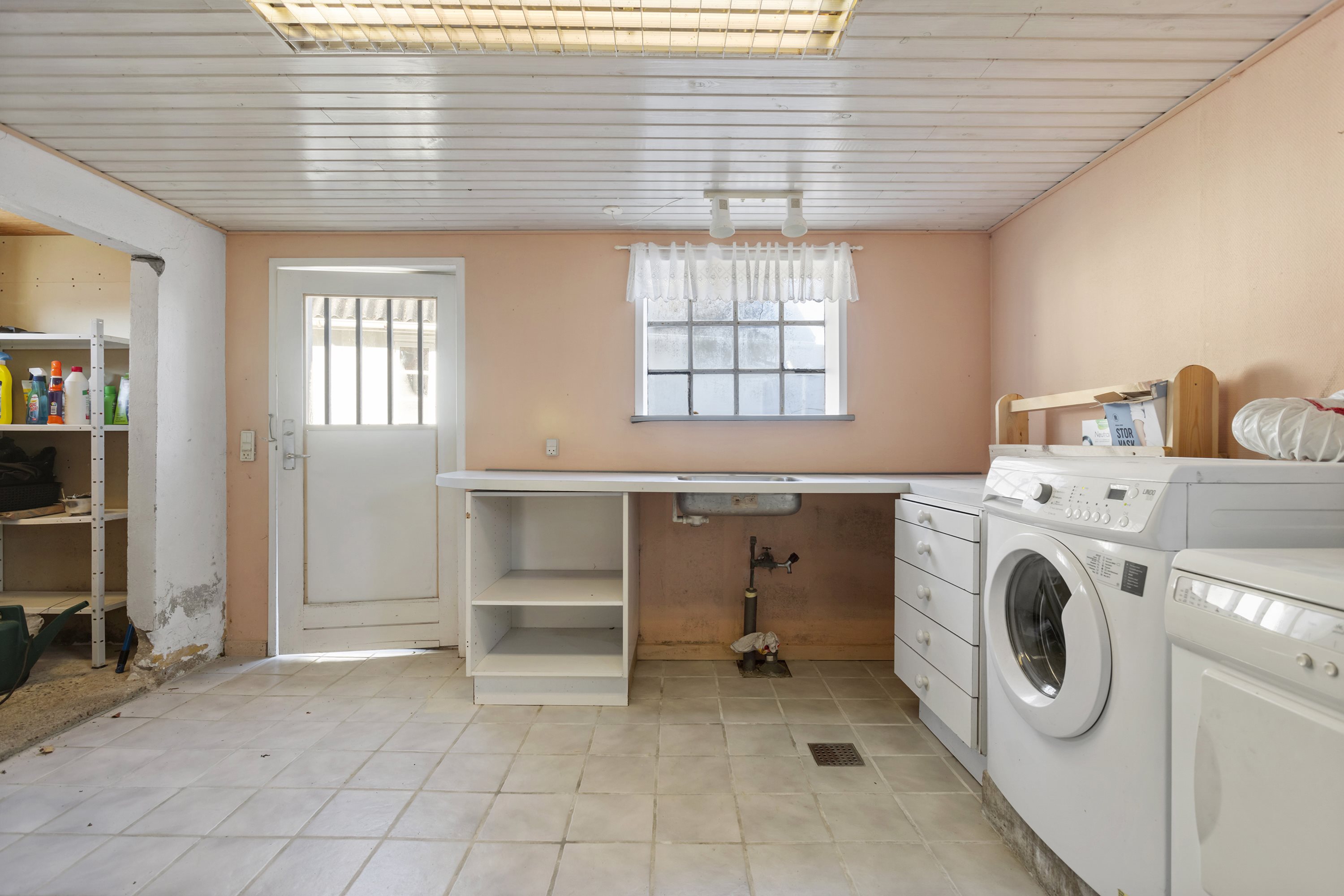 Fremhævet vaskerum billede i fuldskærmstilstand. Billede af Østkystvejen 135, Lyngså, 9300 Sæby