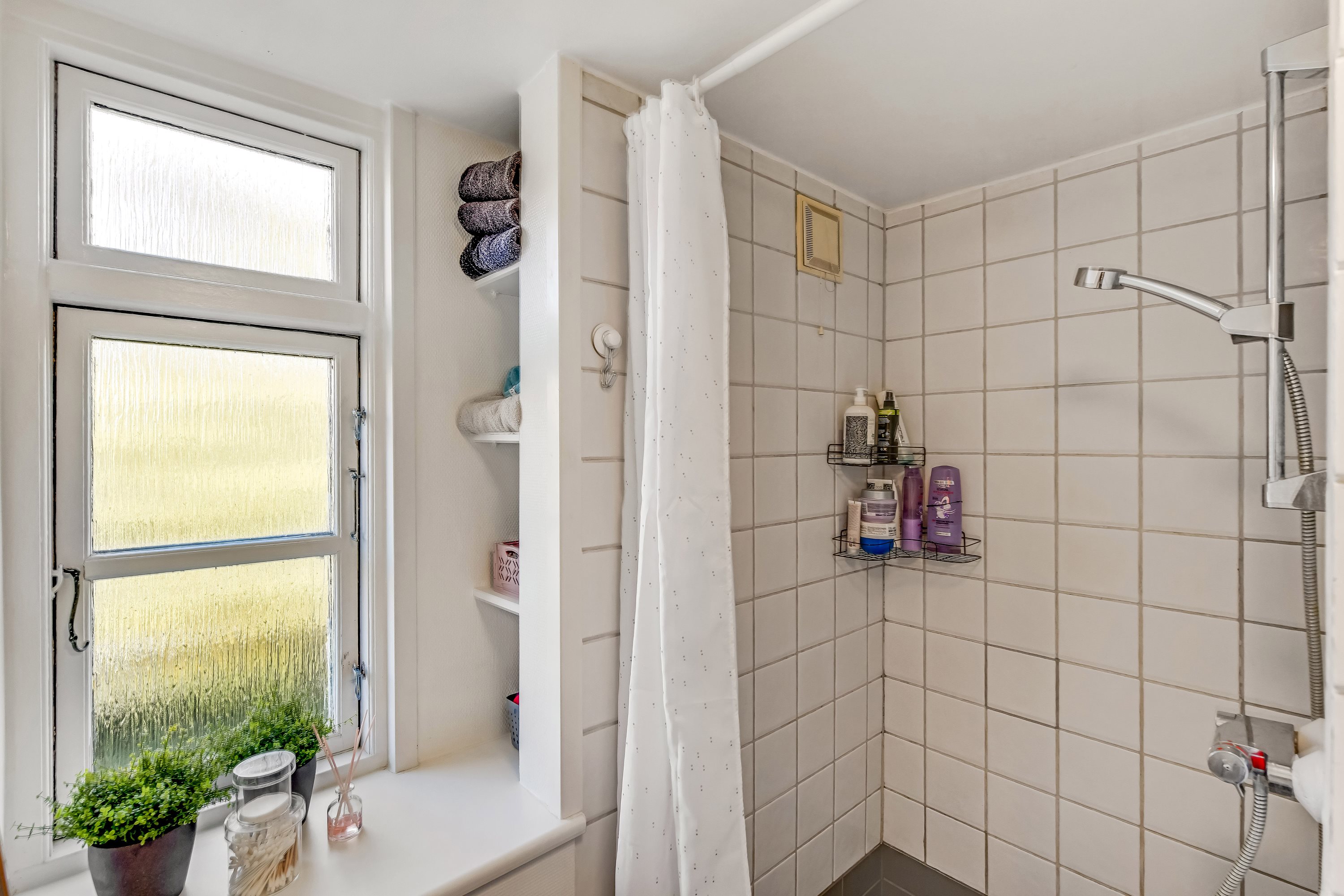 Fremhævet badeværelse billede i fuldskærmstilstand. Billede af Skjoldsgade 9, 1., 6700 Esbjerg