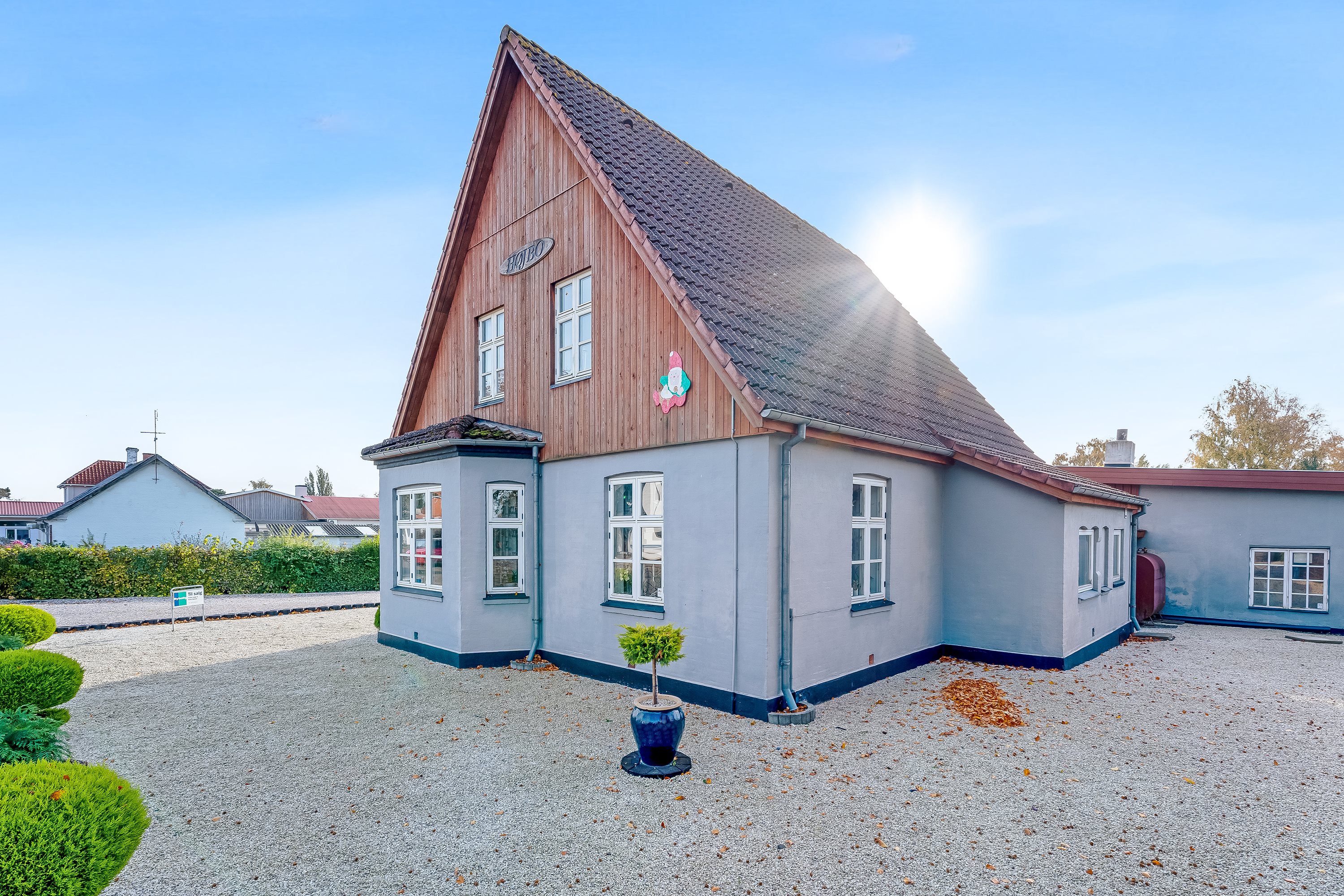 Fremhævet facade billede i fuldskærmstilstand. Billede af Hovedgaden 32, 4913 Horslunde