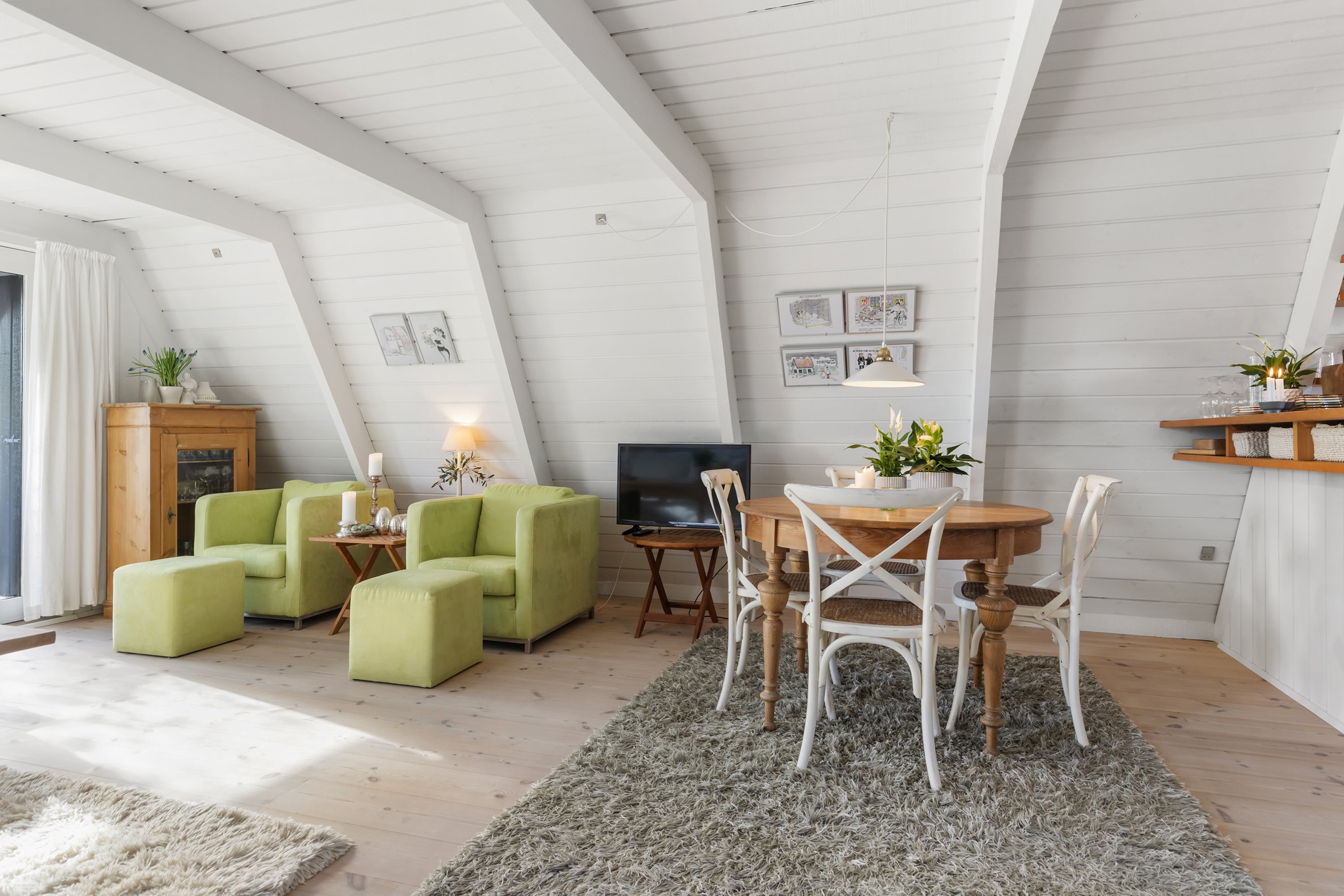 Fremhævet stue billede i fuldskærmstilstand. Billede af Golfsvinget 112, Gatten, 9640 Farsø