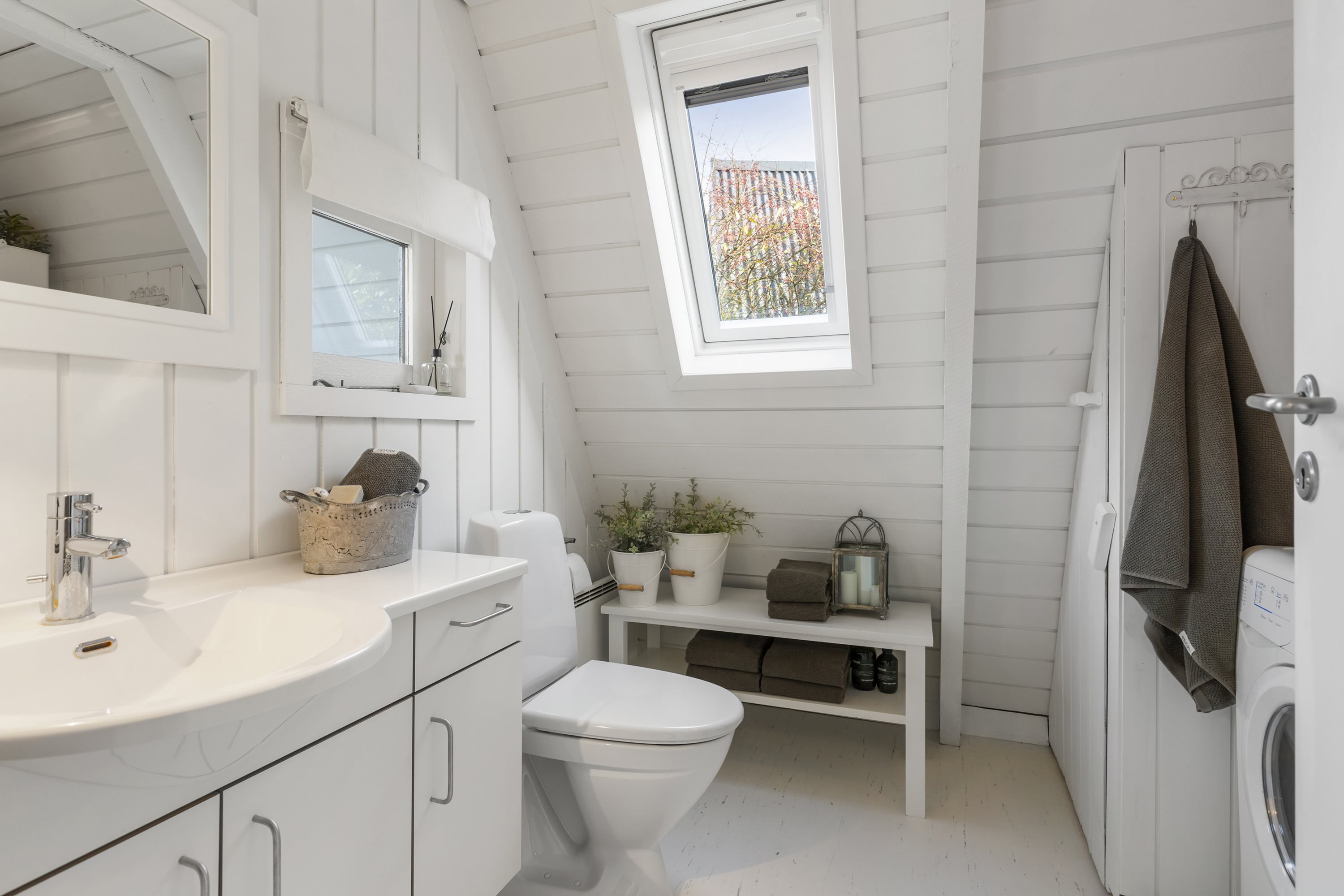 Fremhævet badeværelse billede i fuldskærmstilstand. Billede af Golfsvinget 112, Gatten, 9640 Farsø