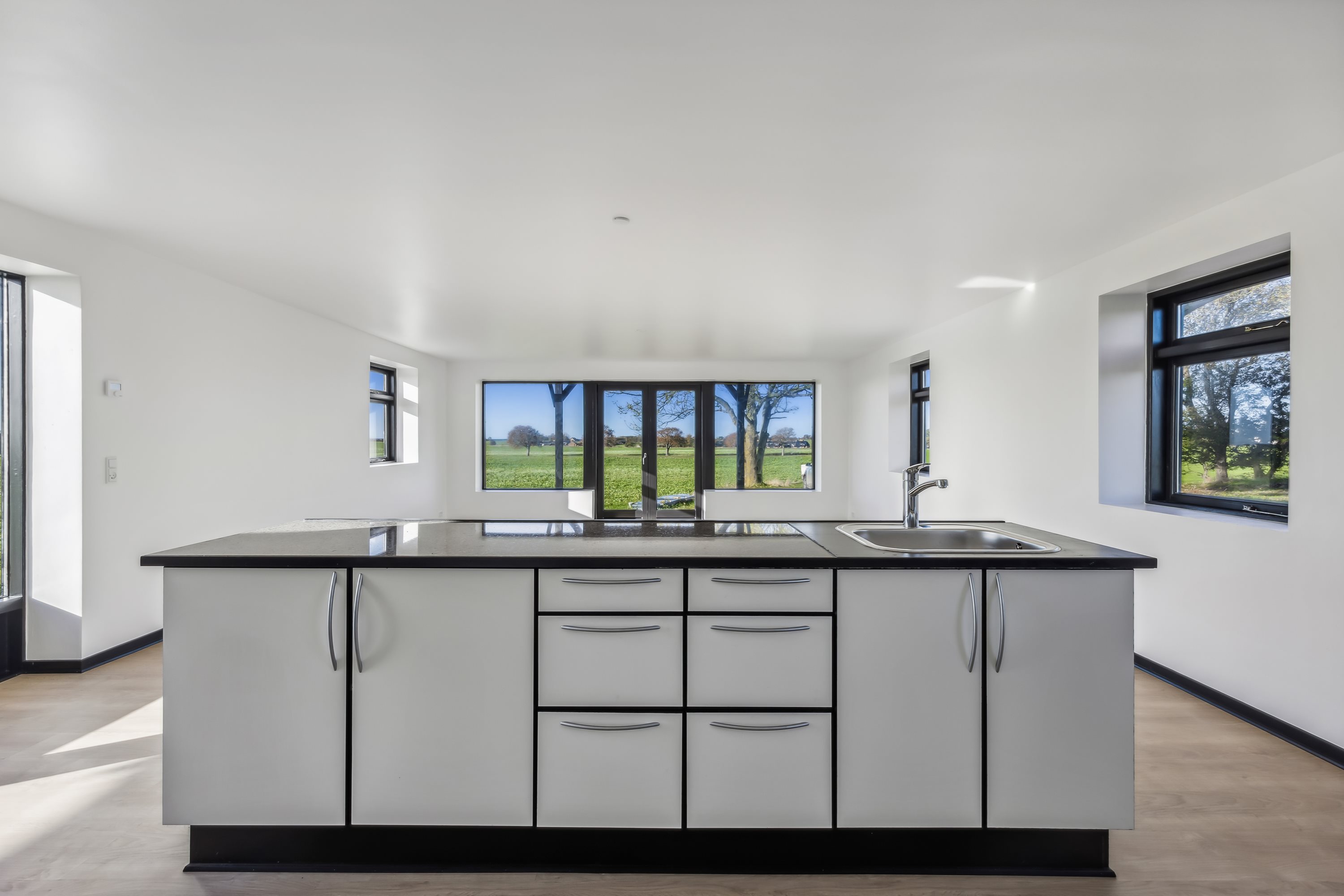 Fremhævet køkken billede i fuldskærmstilstand. Billede af Falkensøvej 3, Kirke Helsinge, 4281 Gørlev