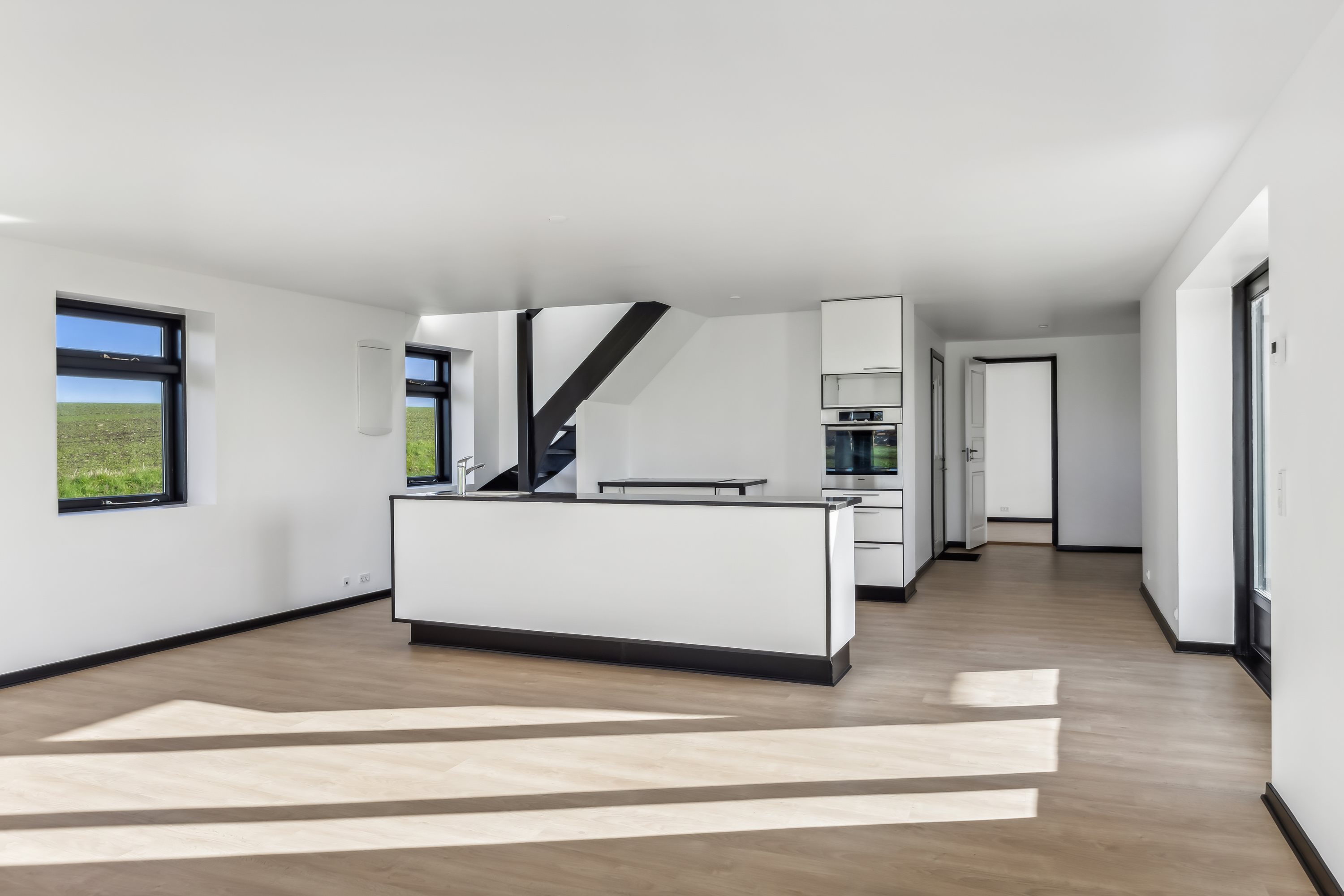 Fremhævet stue billede i fuldskærmstilstand. Billede af Falkensøvej 3, Kirke Helsinge, 4281 Gørlev