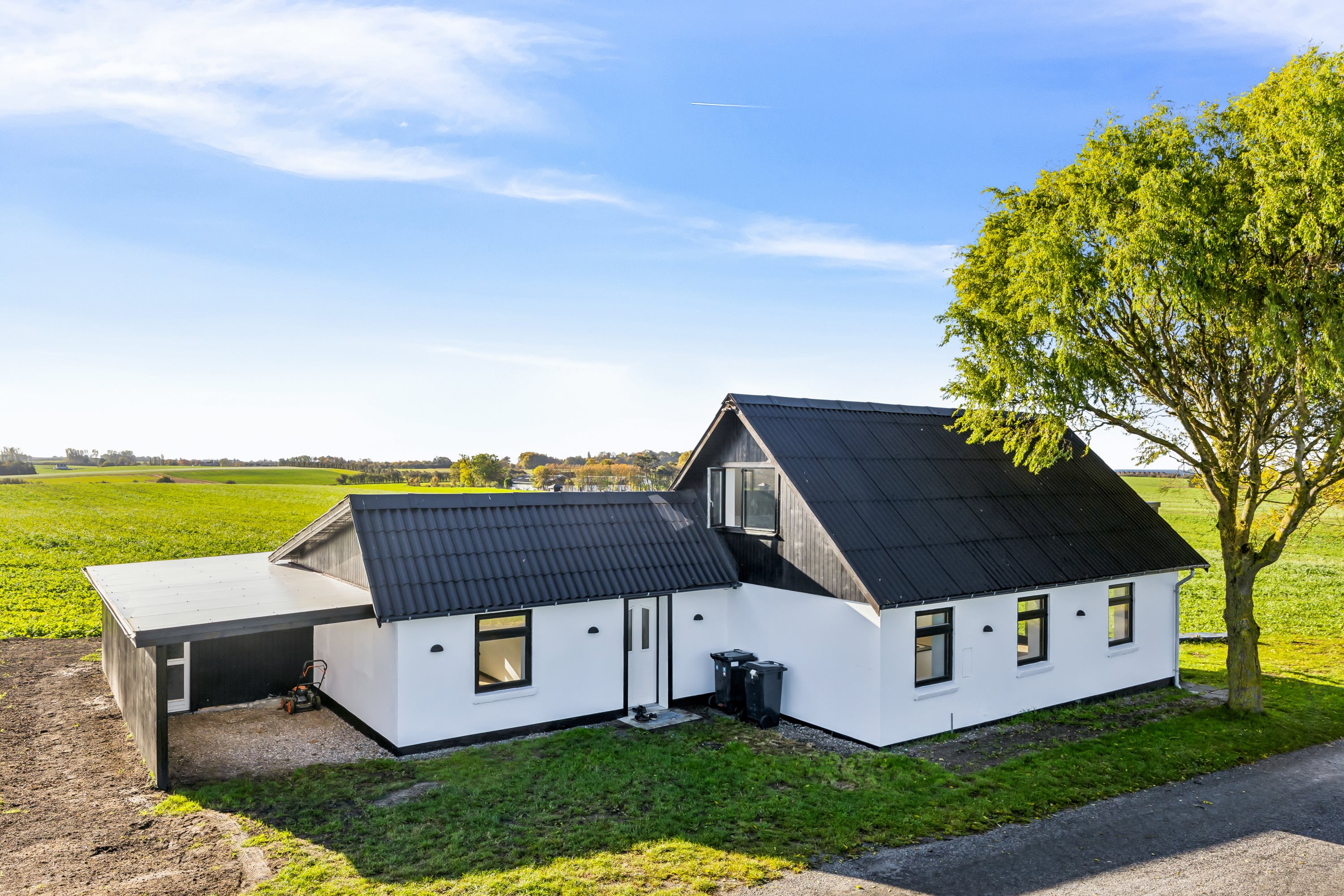 Miniaturebillede 1: ejendom 1. Billede af Falkensøvej 3, Kirke Helsinge, 4281 Gørlev