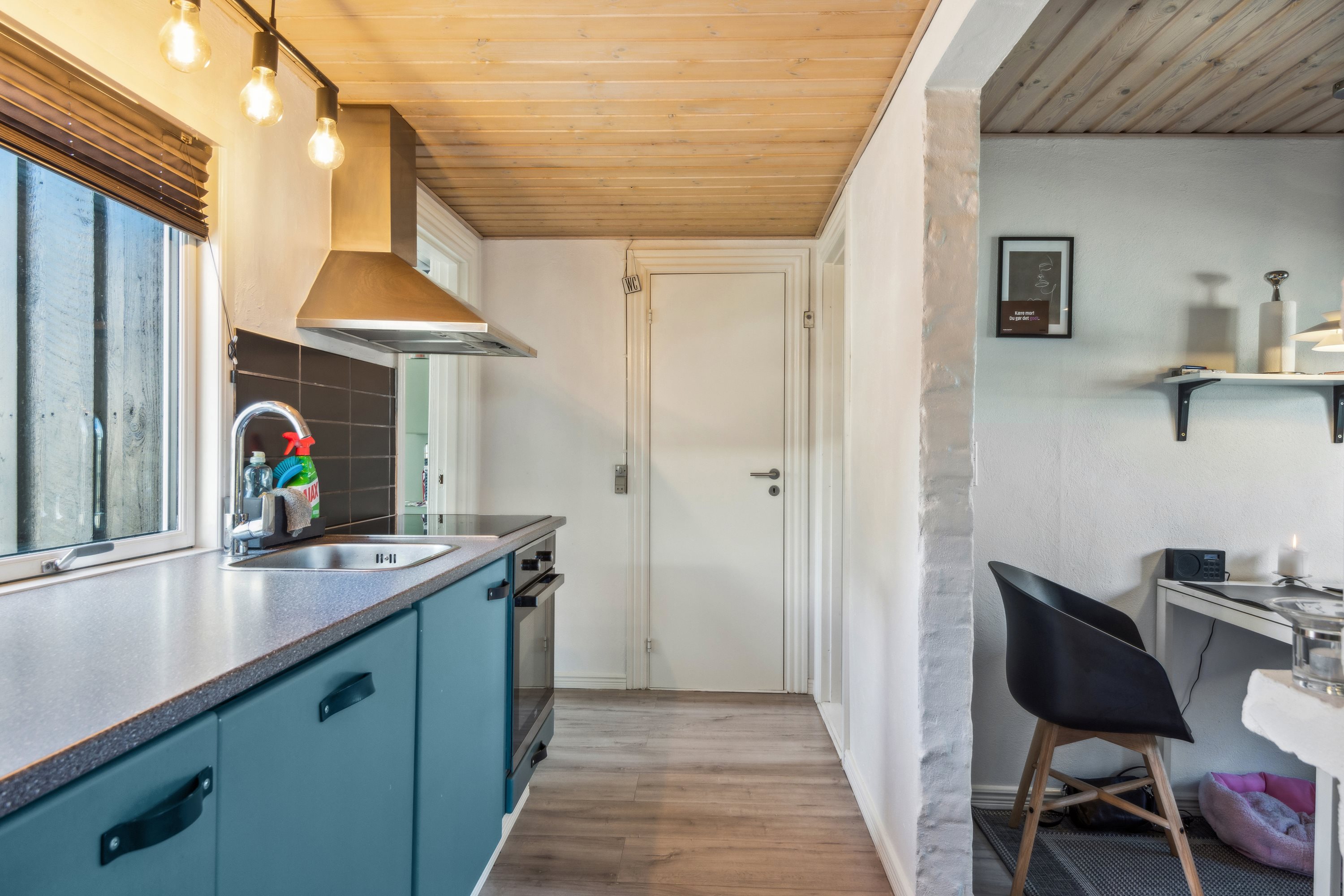 Fremhævet køkken billede i fuldskærmstilstand. Billede af Gyvelvej 12, Egense, 9280 Storvorde