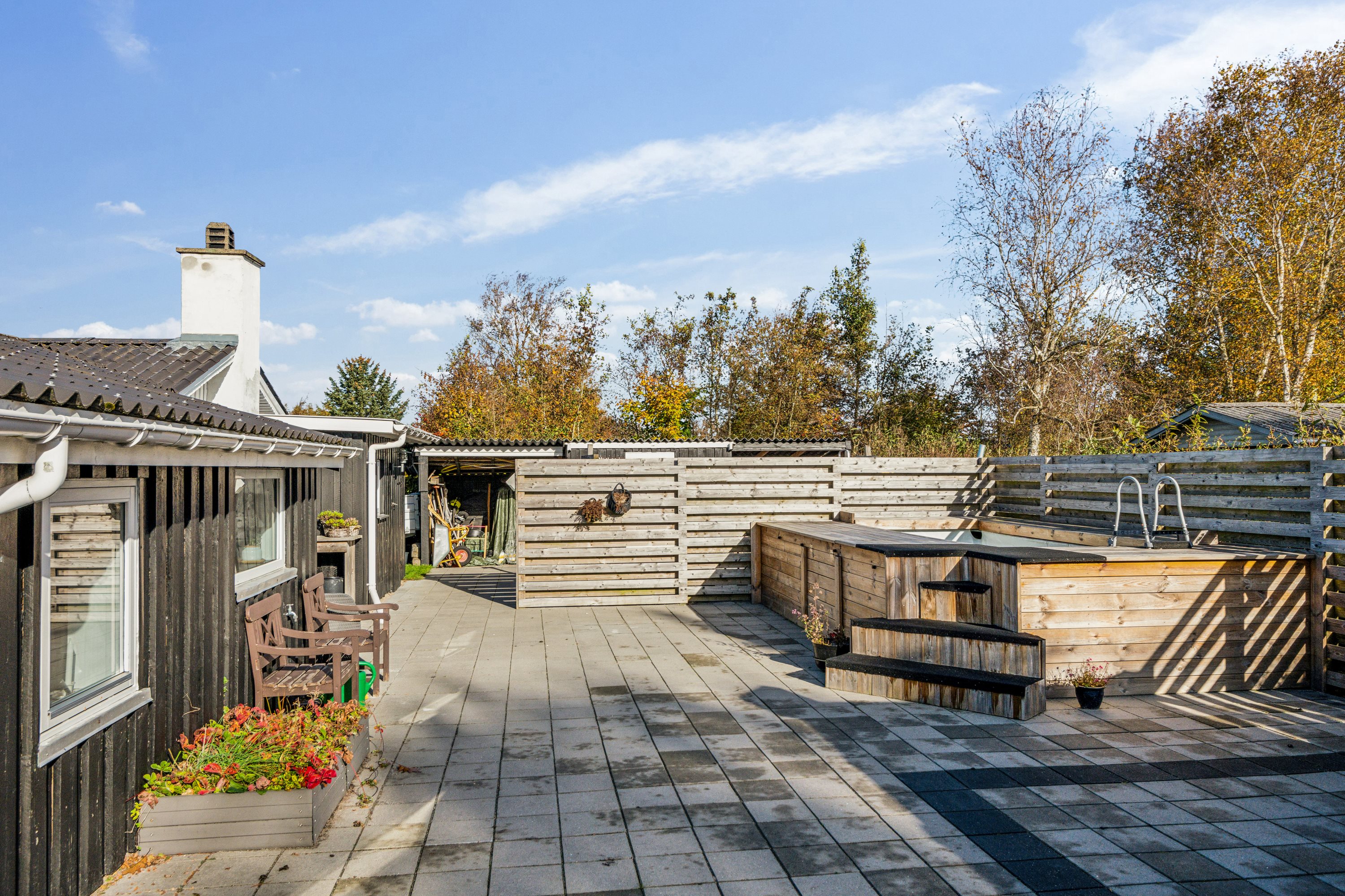 Fremhævet terrasse billede i fuldskærmstilstand. Billede af Gyvelvej 12, Egense, 9280 Storvorde