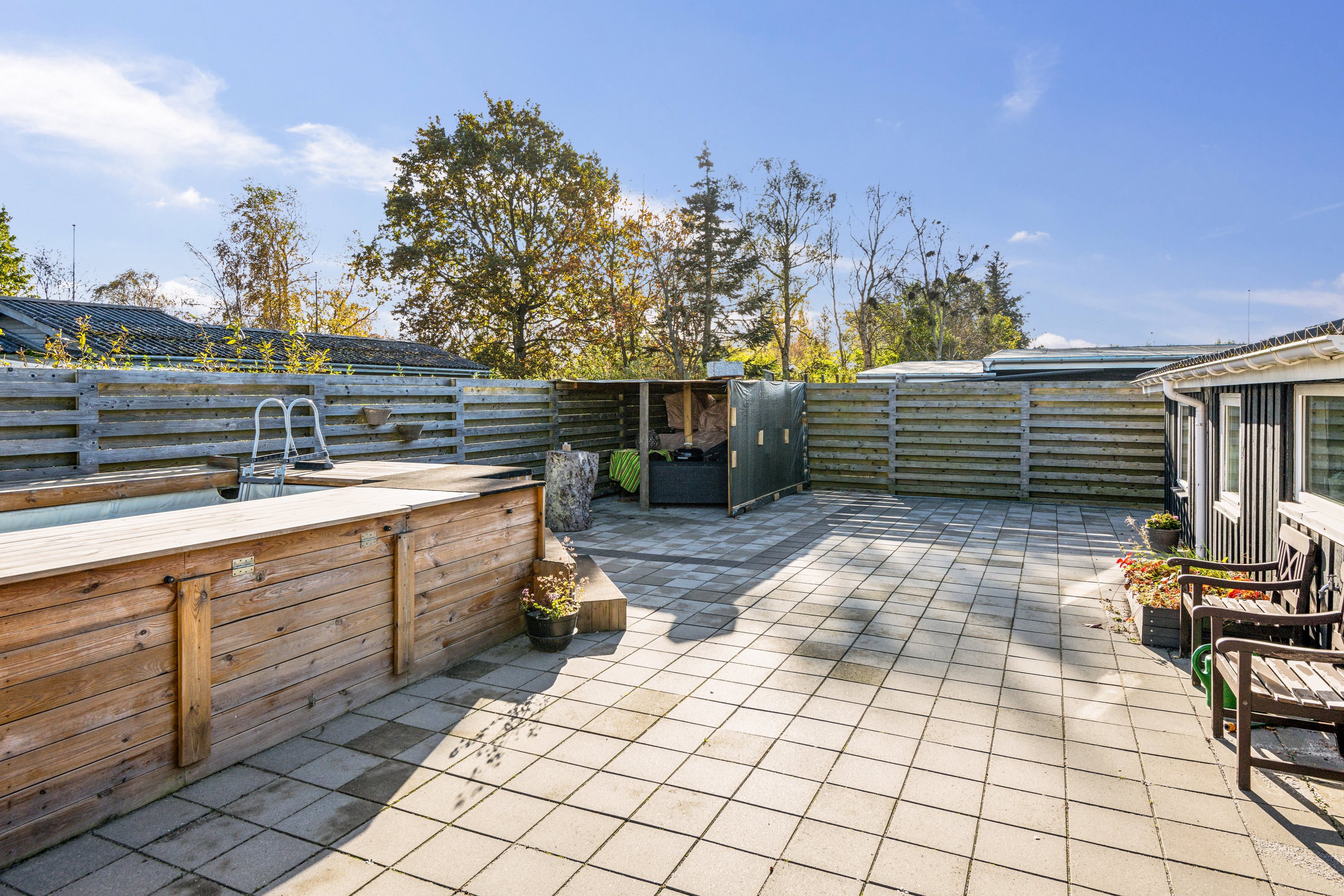 Fremhævet terrasse billede i fuldskærmstilstand. Billede af Gyvelvej 12, Egense, 9280 Storvorde