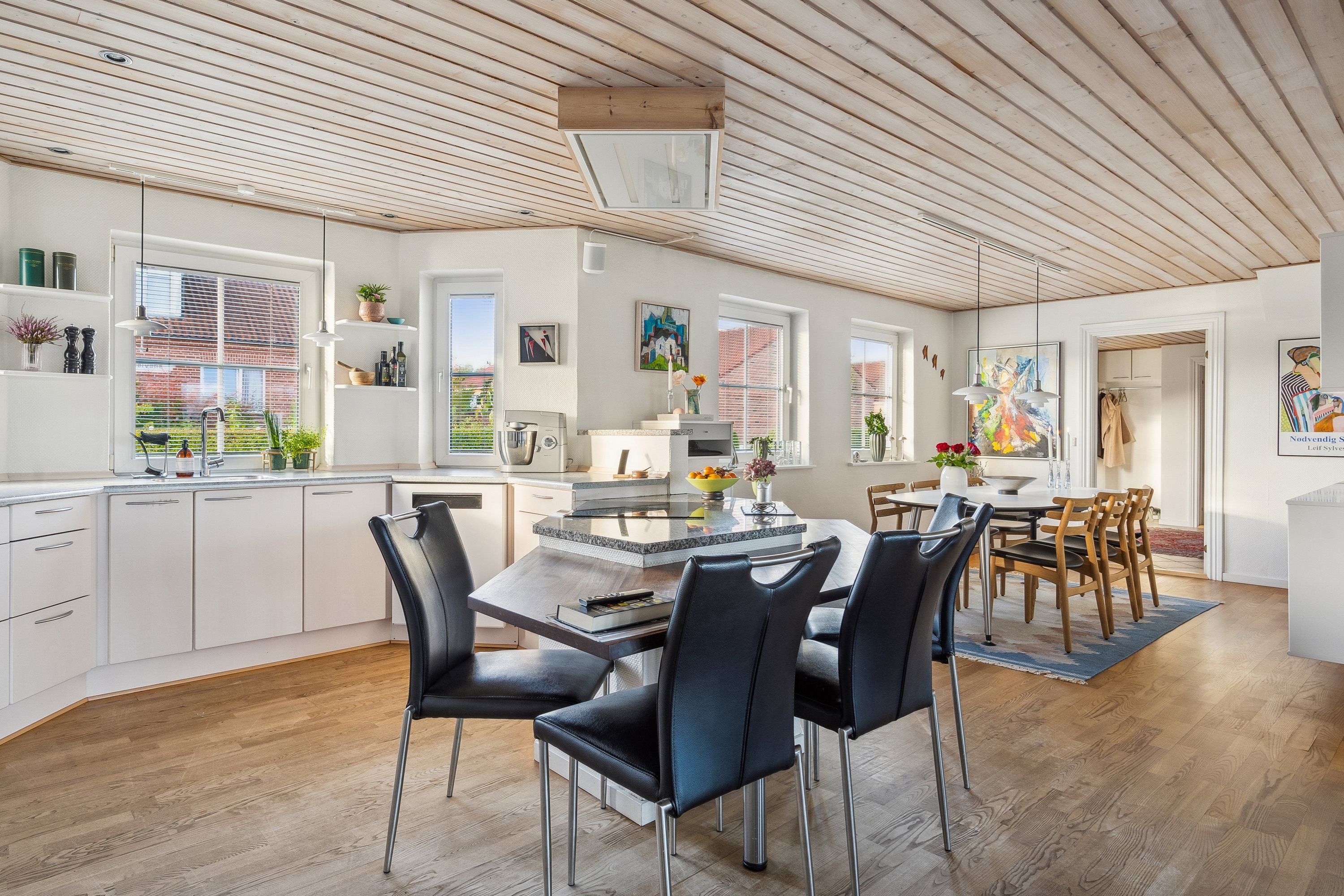 Fremhævet køkken-alrum billede i fuldskærmstilstand. Billede af Brovej 11, Klejtrup, 9500 Hobro