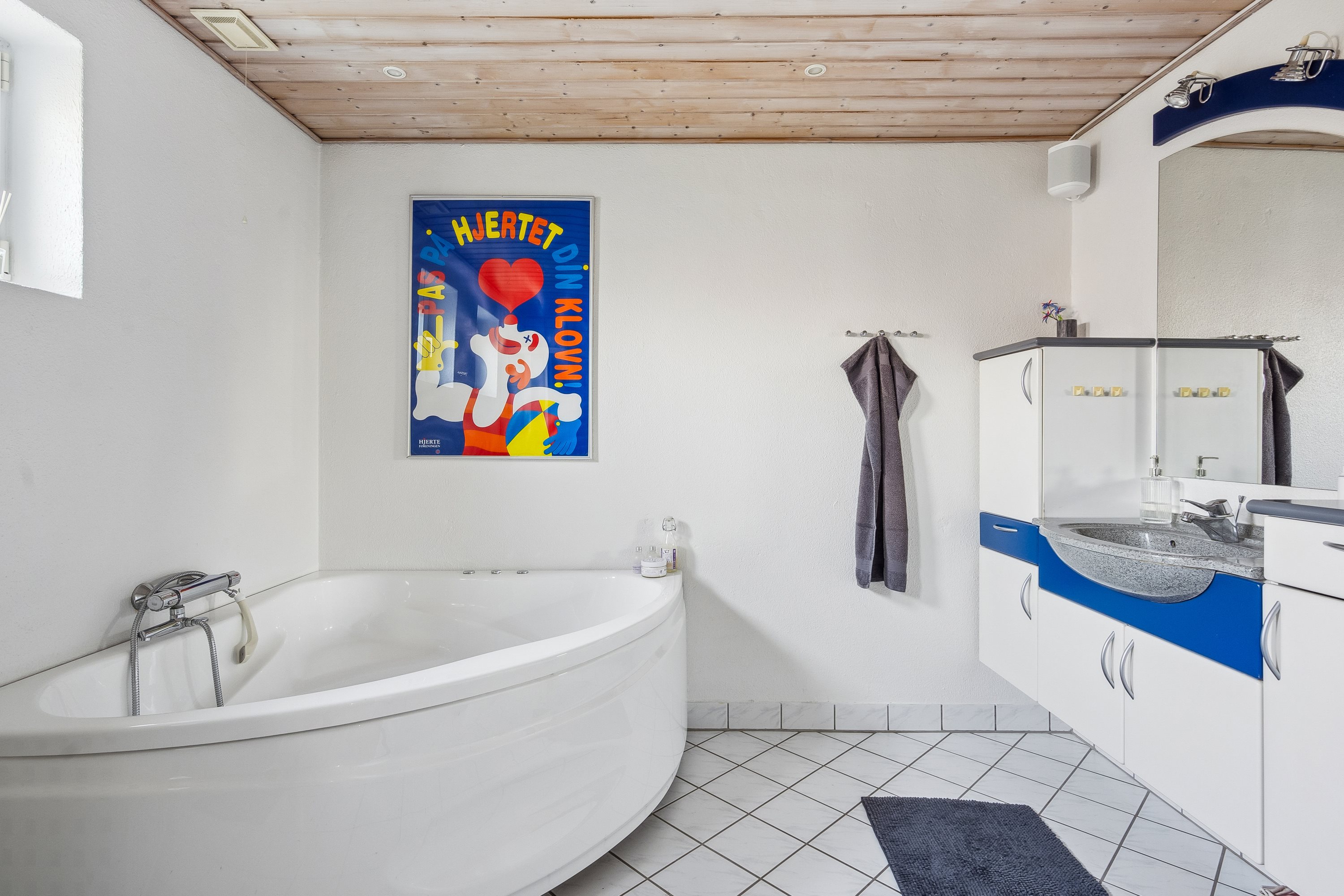 Fremhævet badeværelse billede i fuldskærmstilstand. Billede af Brovej 11, Klejtrup, 9500 Hobro