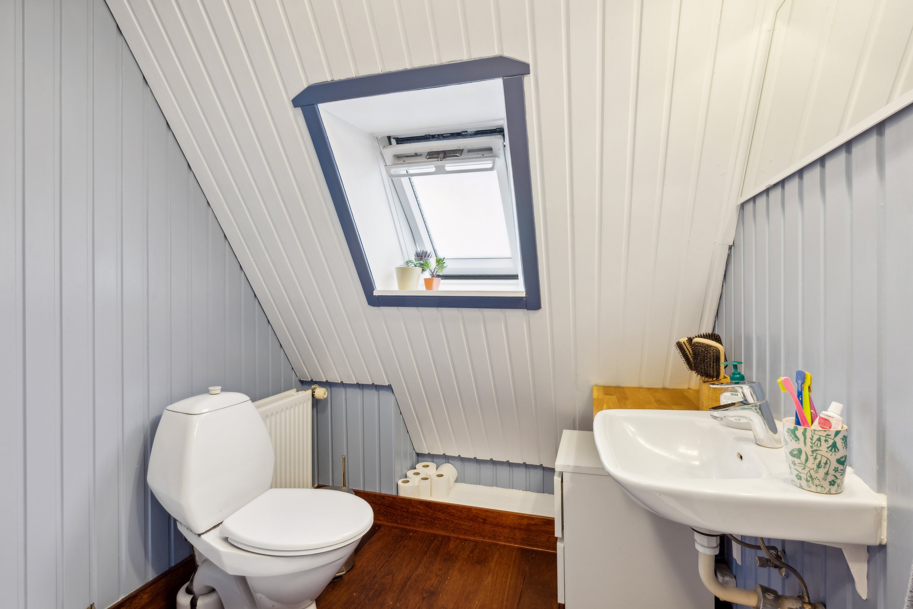 Fremhævet badeværelse billede i fuldskærmstilstand. Billede af Sønder Alle 49, 8800 Viborg