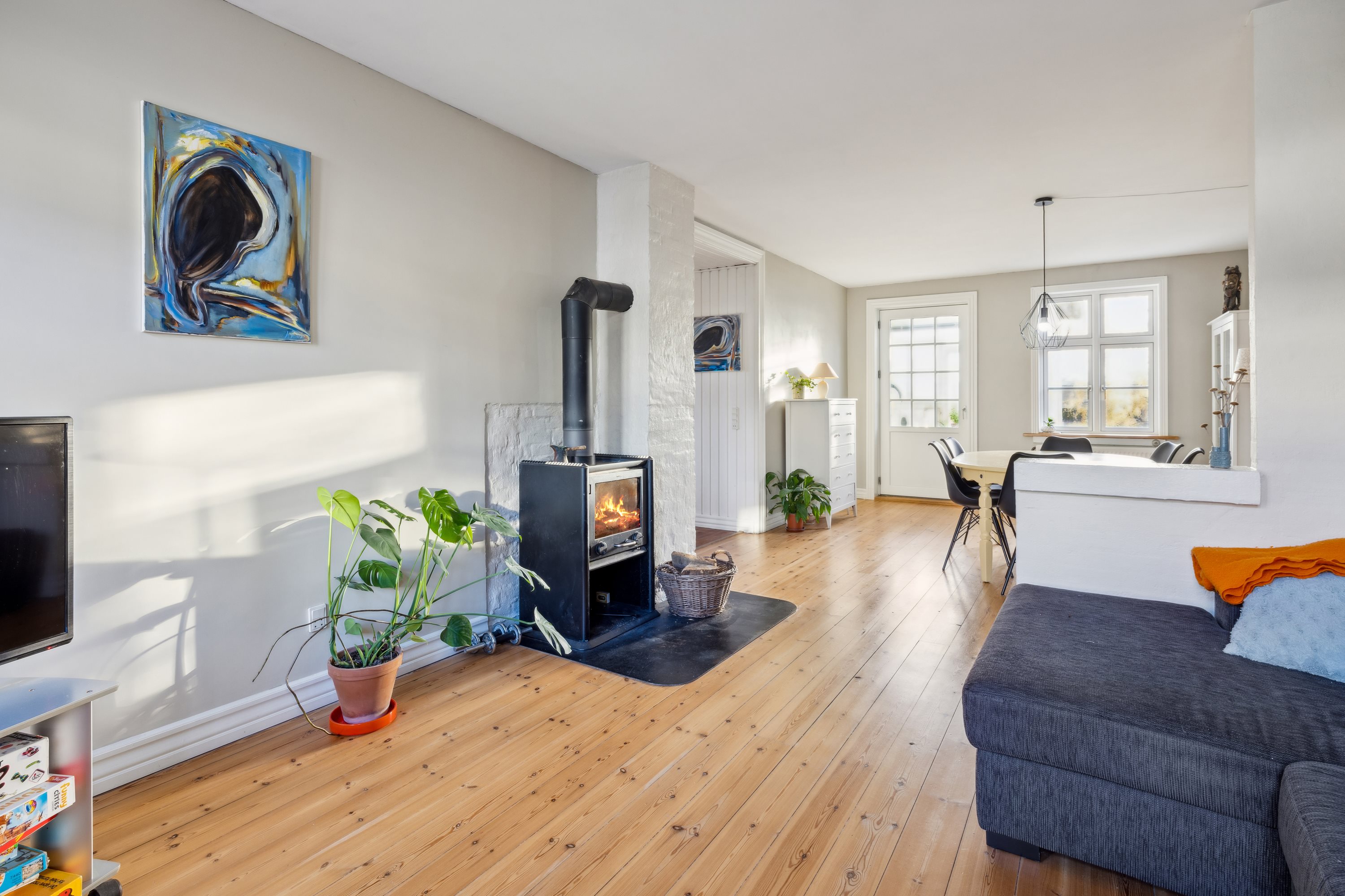 Fremhævet stue billede i fuldskærmstilstand. Billede af Sønder Alle 49, 8800 Viborg