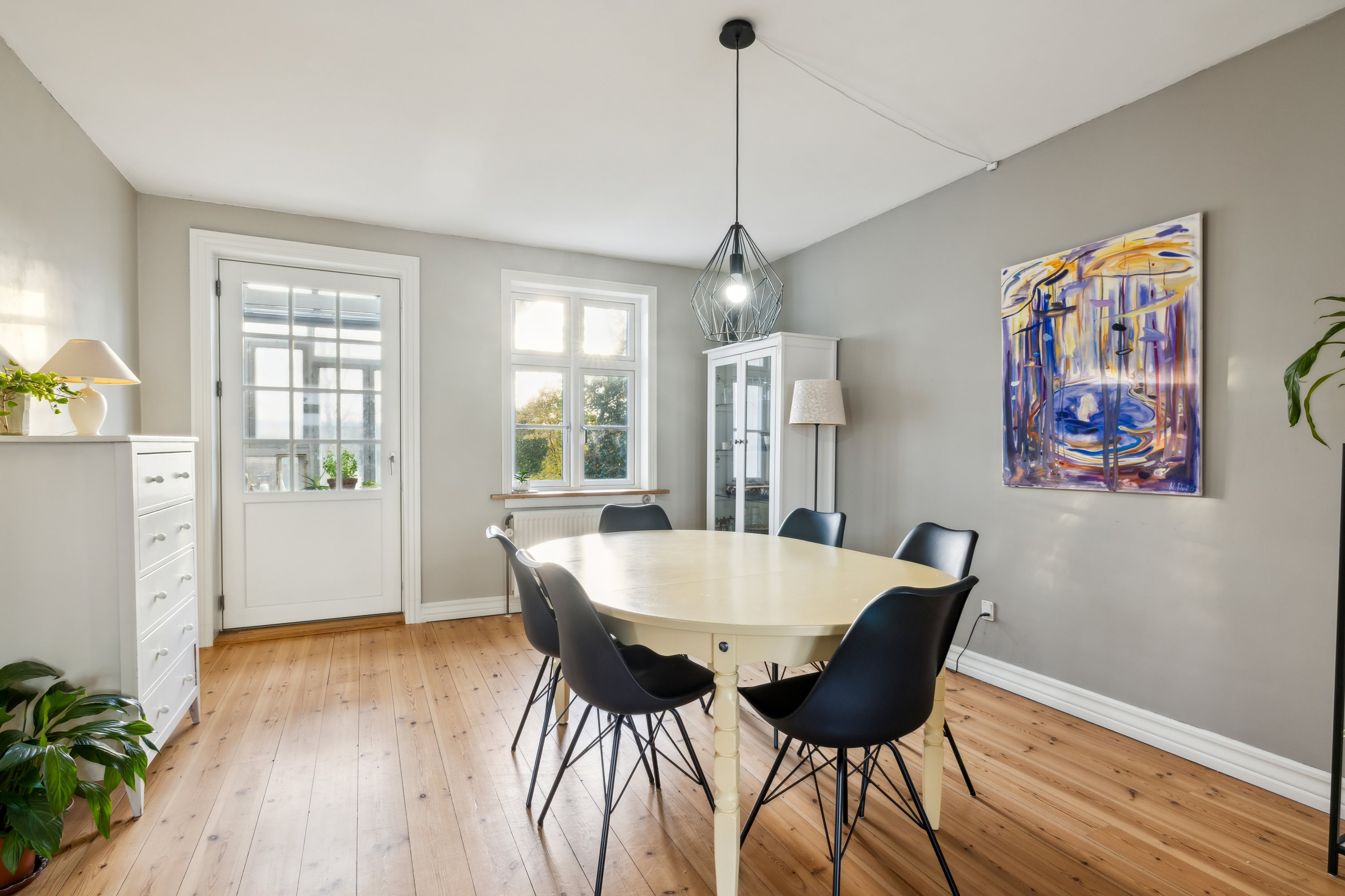 Fremhævet stue billede i fuldskærmstilstand. Billede af Sønder Alle 49, 8800 Viborg