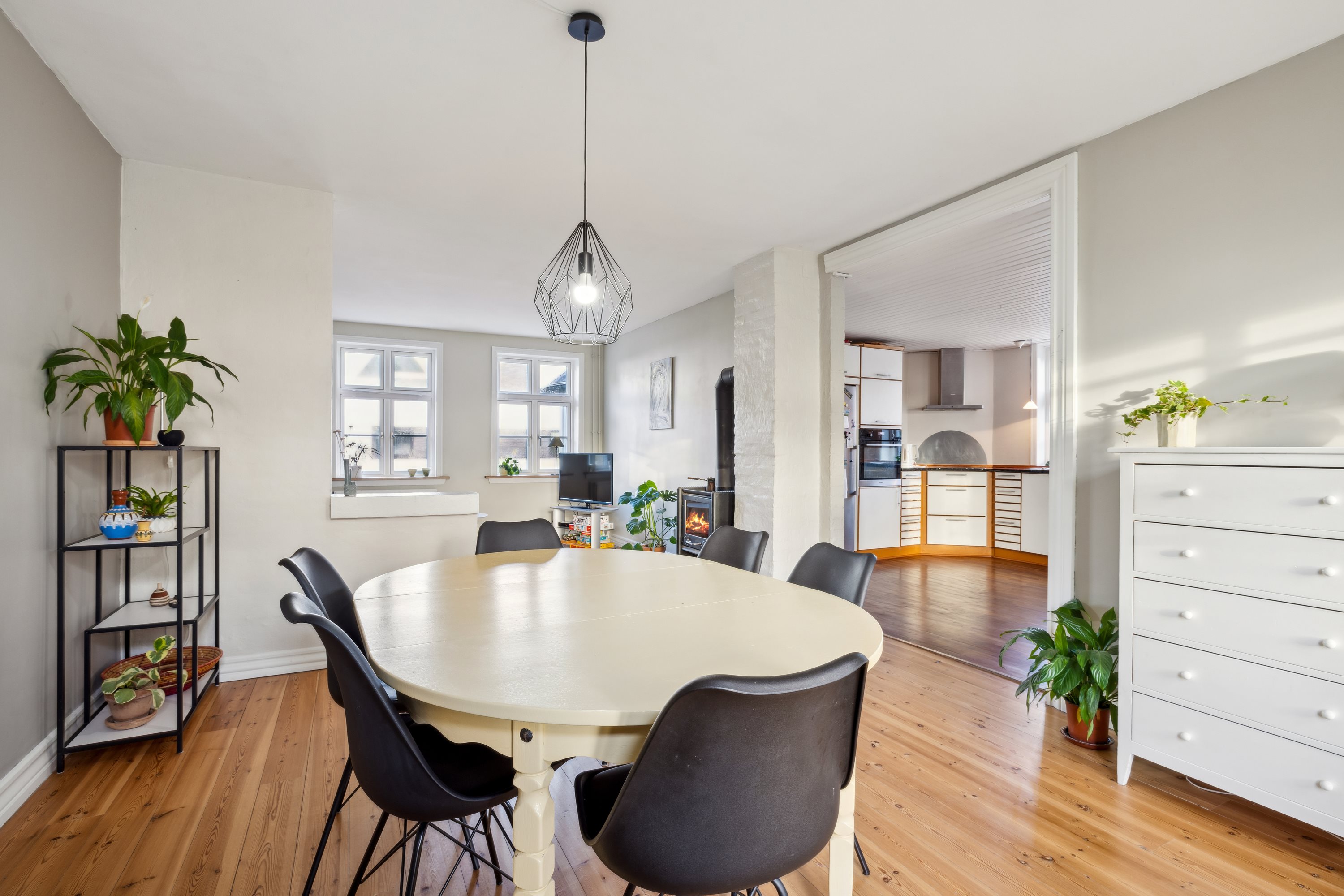 Fremhævet spisestue billede i fuldskærmstilstand. Billede af Sønder Alle 49, 8800 Viborg