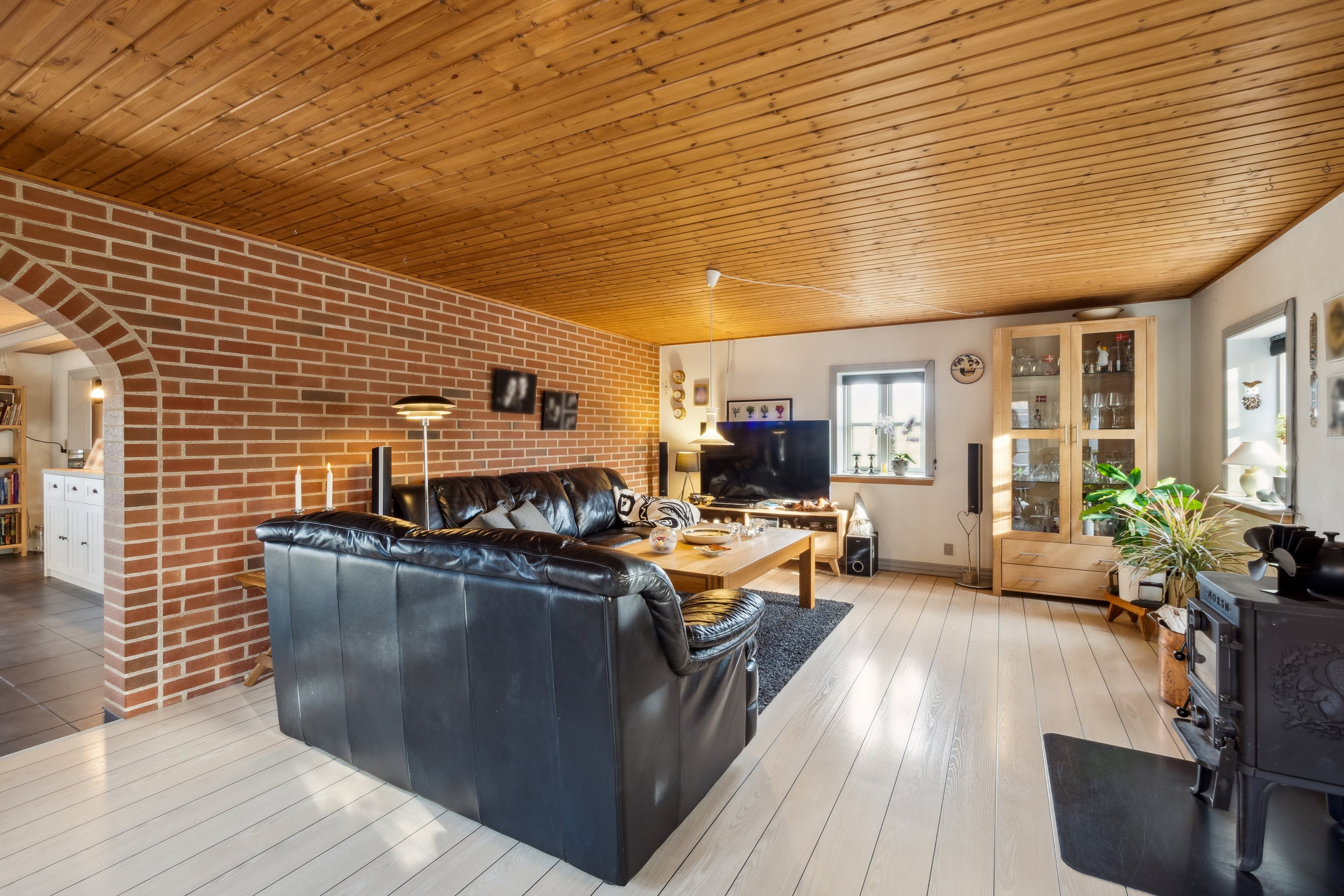 Fremhævet stue billede i fuldskærmstilstand. Billede af Brobækvej 57, Solbjerg, 7950 Erslev