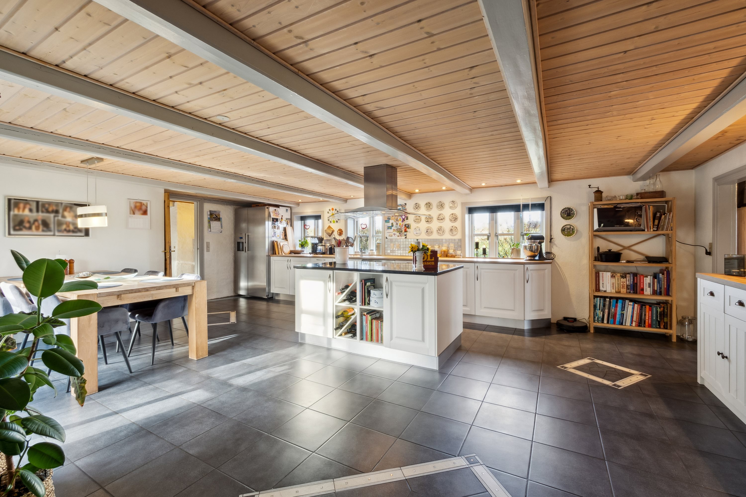 Fremhævet stue billede i fuldskærmstilstand. Billede af Brobækvej 57, Solbjerg, 7950 Erslev