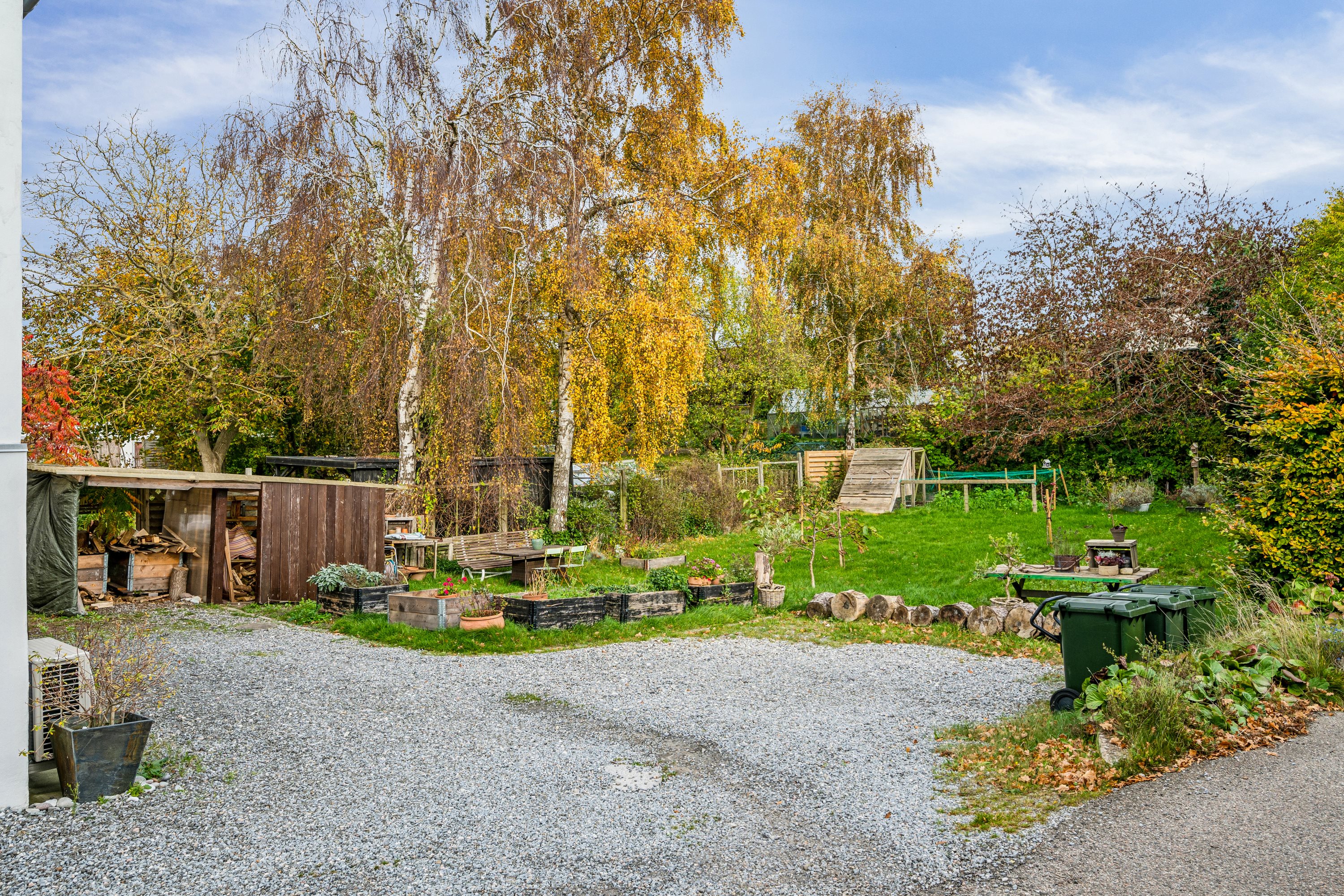 Fremhævet have billede i fuldskærmstilstand. Billede af Strandgårdshøj 12, 8400 Ebeltoft