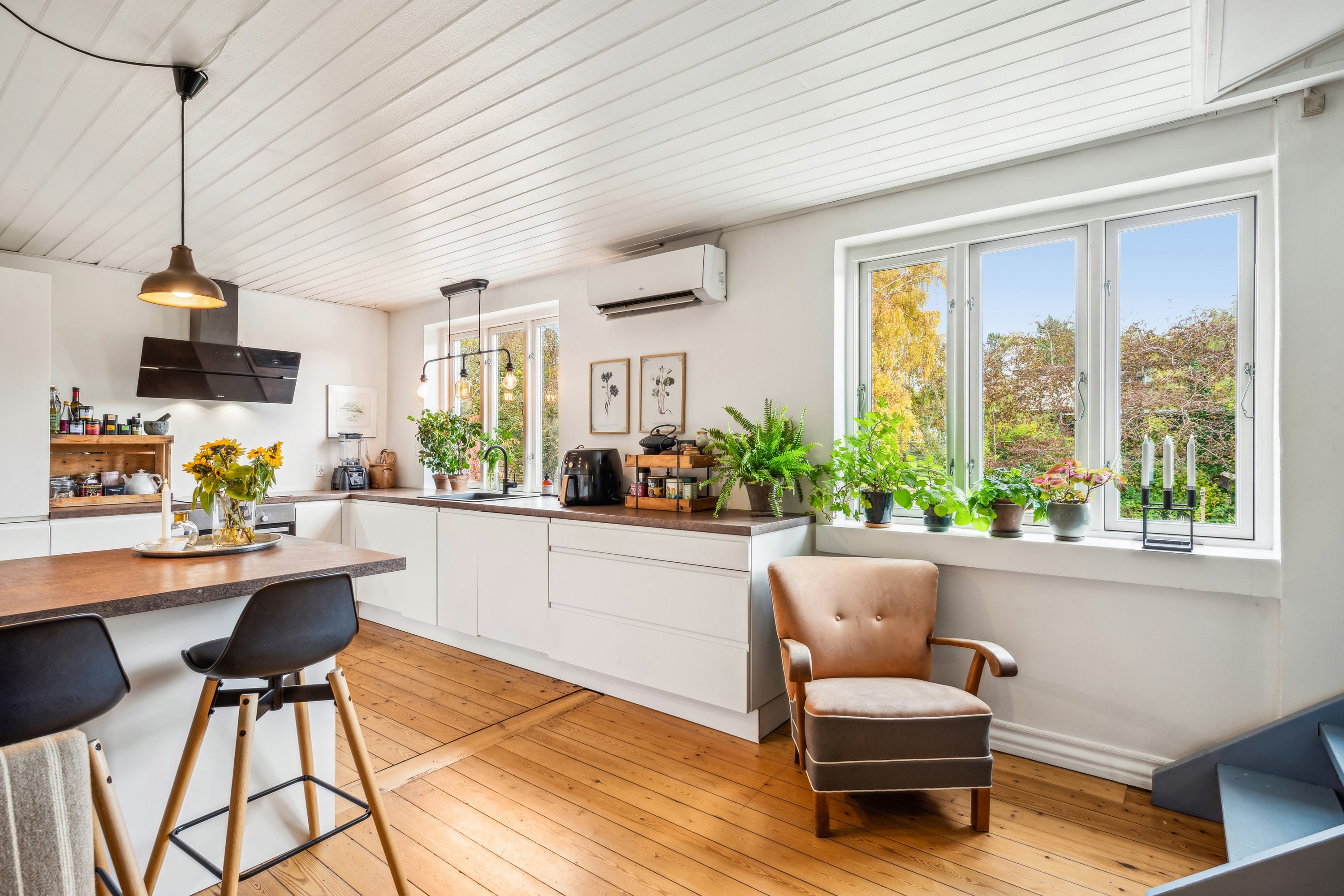 Fremhævet stue billede i fuldskærmstilstand. Billede af Strandgårdshøj 12, 8400 Ebeltoft