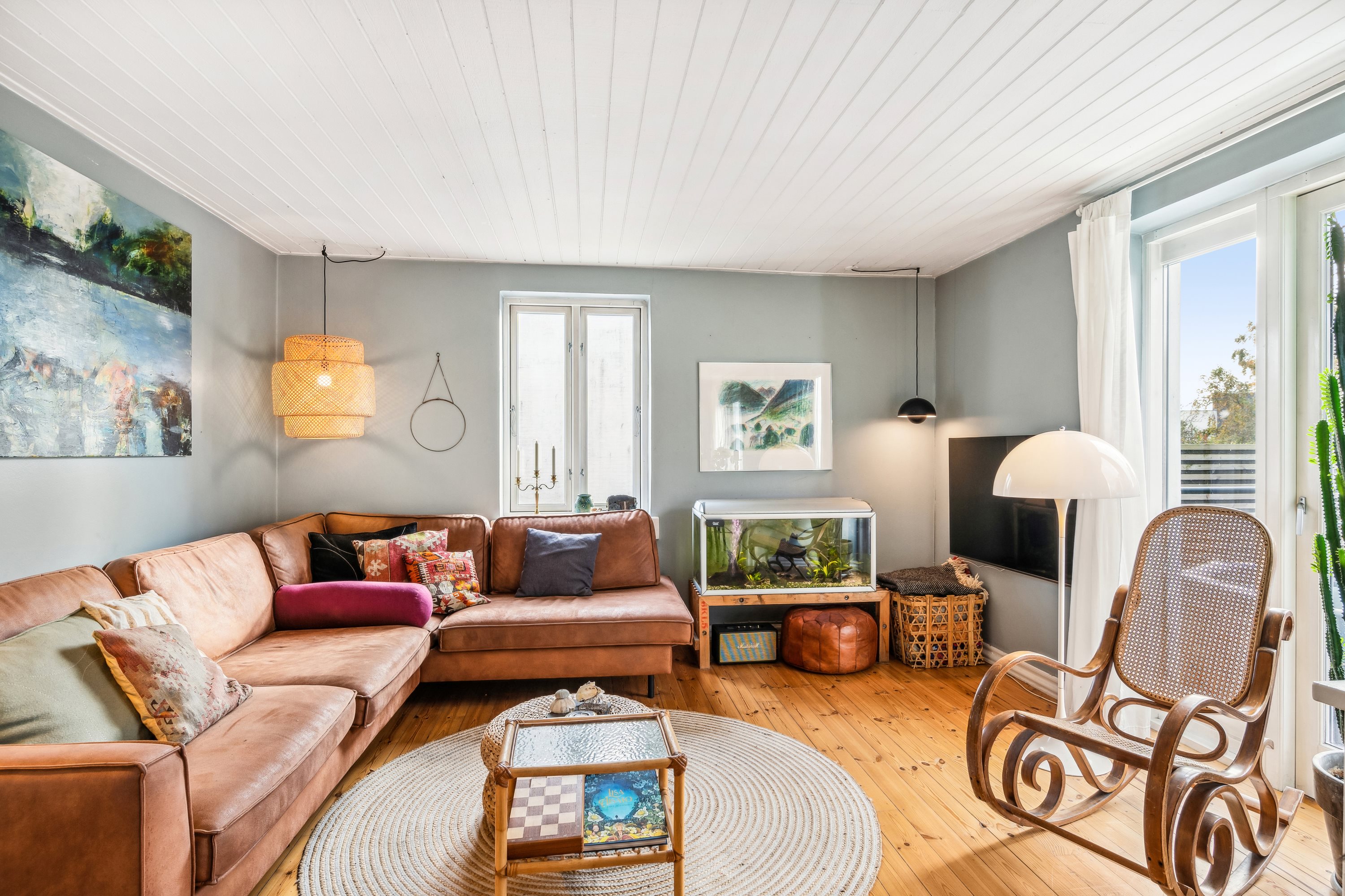 Fremhævet stue billede i fuldskærmstilstand. Billede af Strandgårdshøj 12, 8400 Ebeltoft