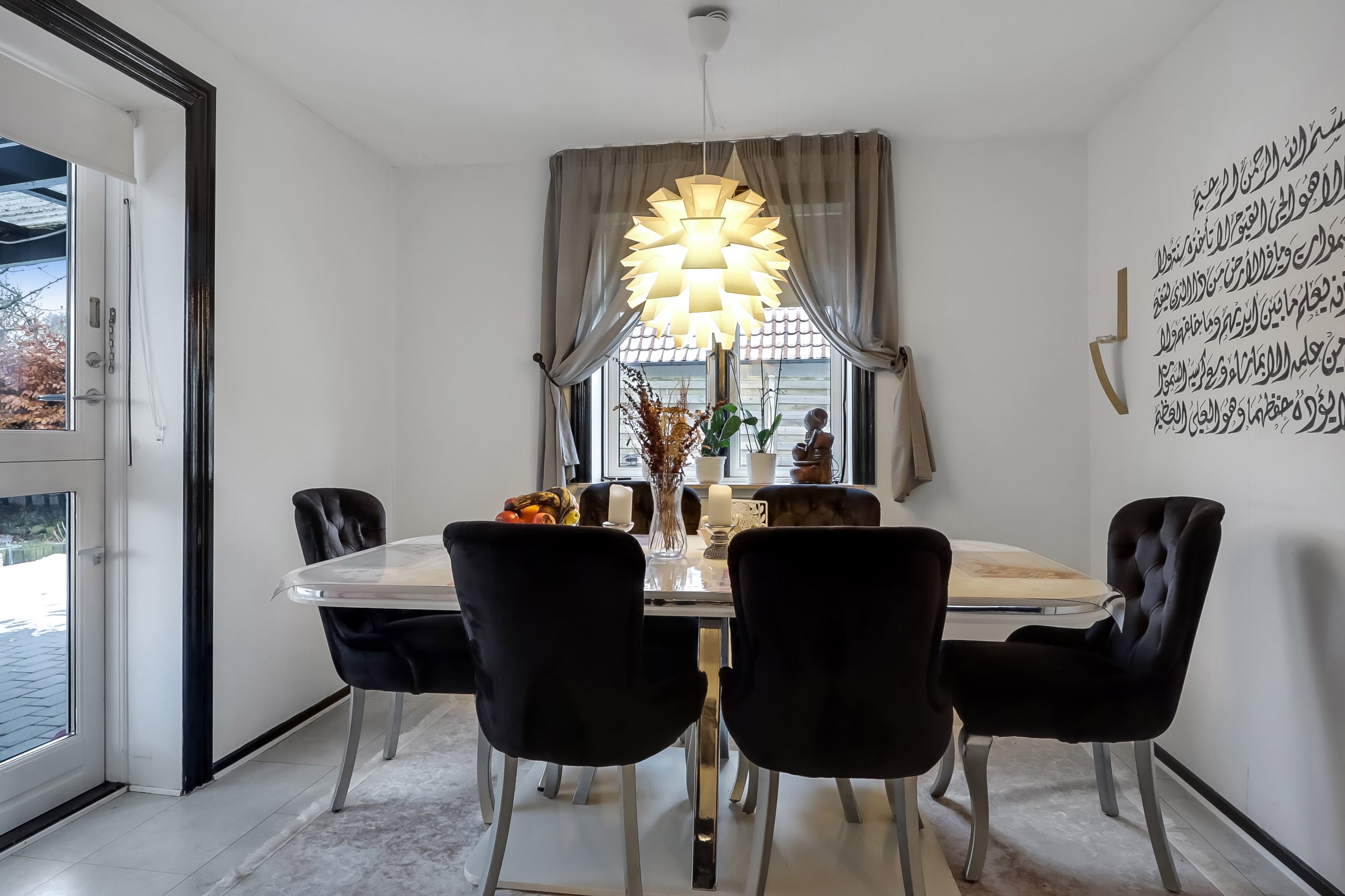 Fremhævet stue billede i fuldskærmstilstand. Billede af Dræbyvej 22, 5330 Munkebo