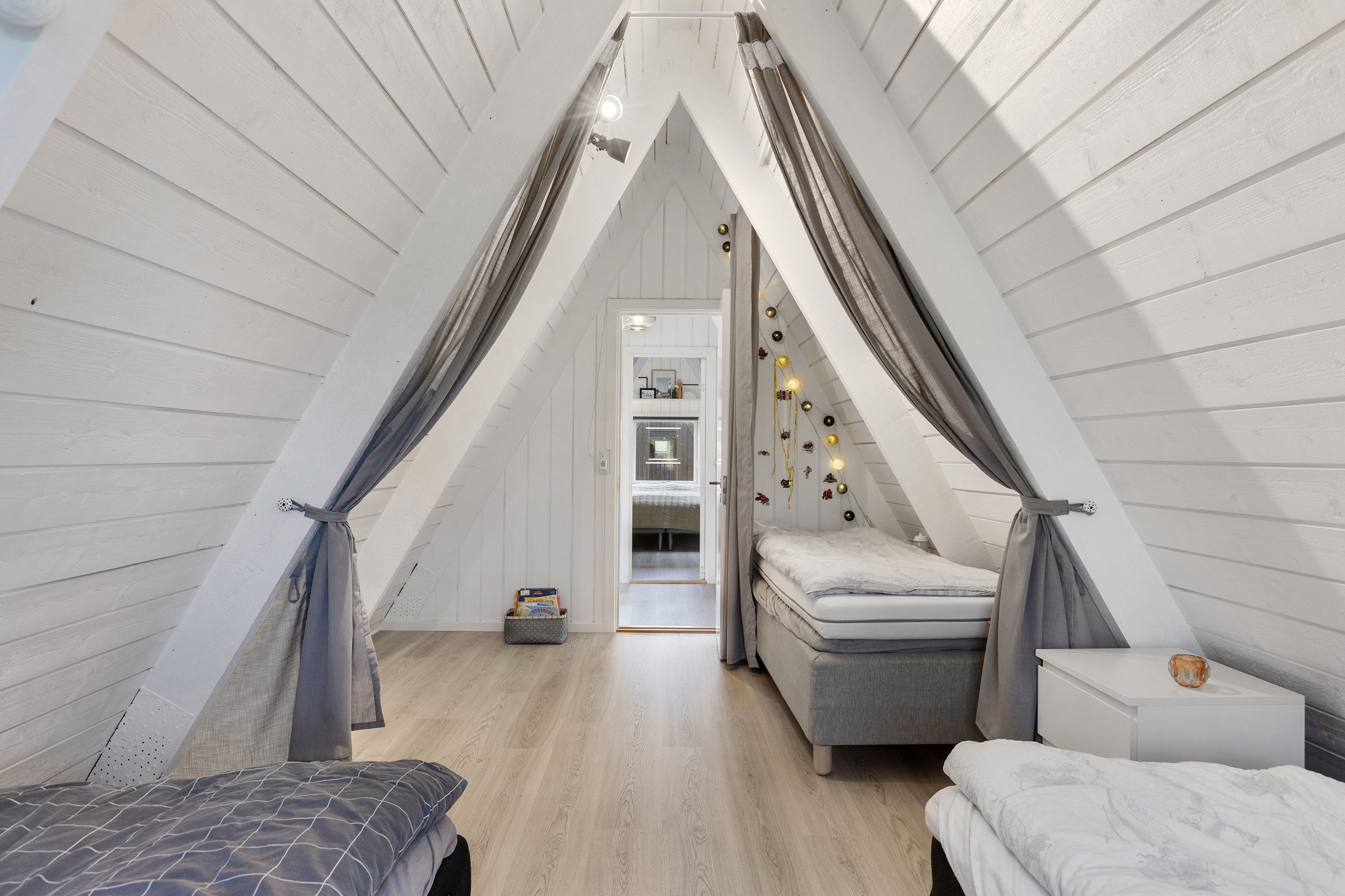 Fremhævet værelse billede i fuldskærmstilstand. Billede af Golfsvinget 222, Gatten, 9640 Farsø