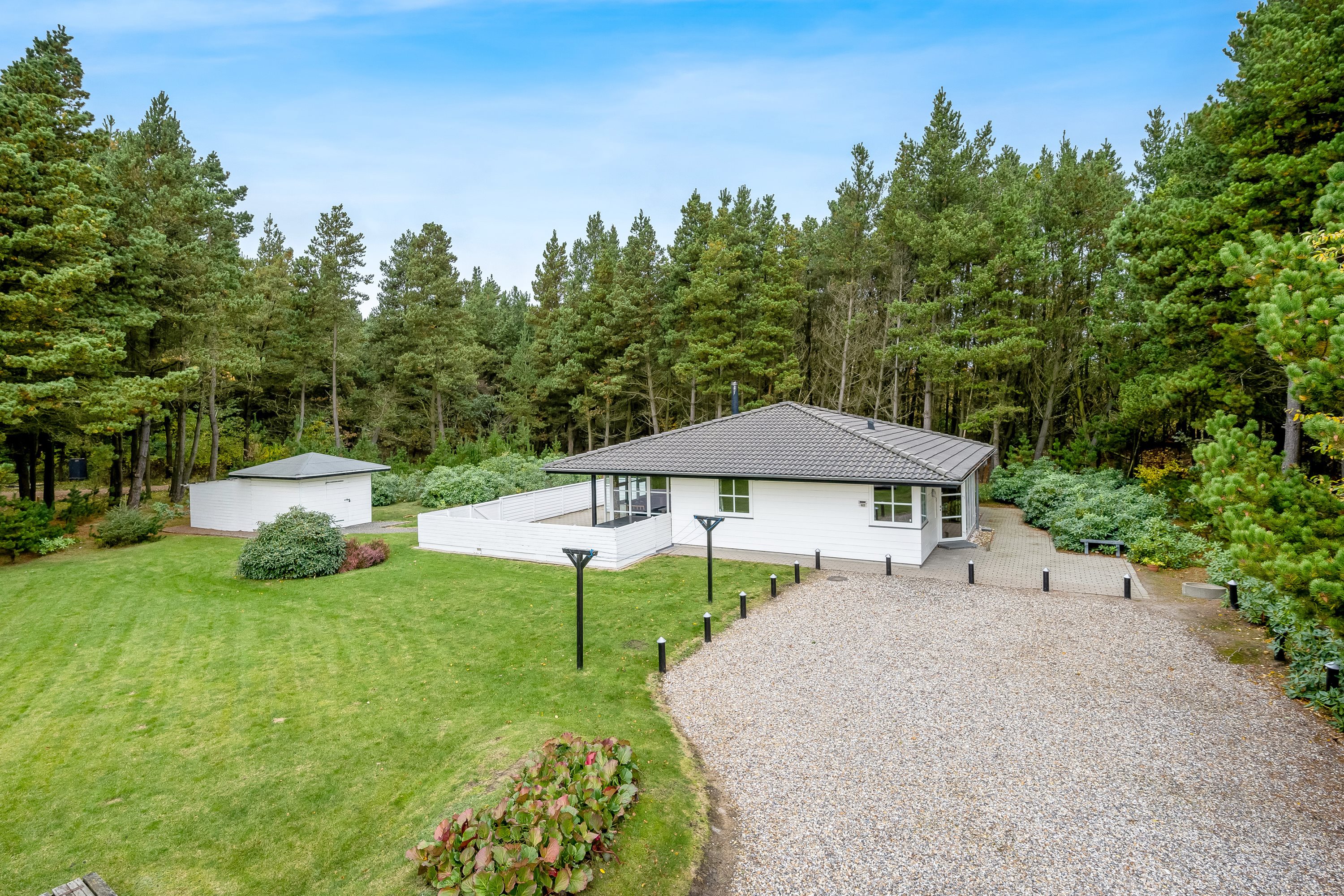 Miniaturebillede 1: facade. Billede af Skovvang 62, Lønne, 6830 Nørre Nebel