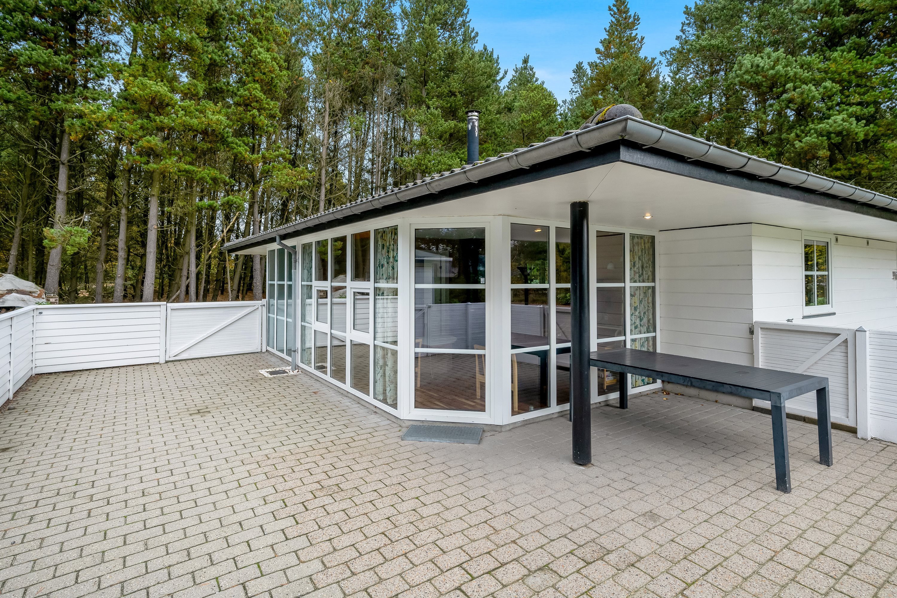 Fremhævet facade billede i fuldskærmstilstand. Billede af Skovvang 62, Lønne, 6830 Nørre Nebel