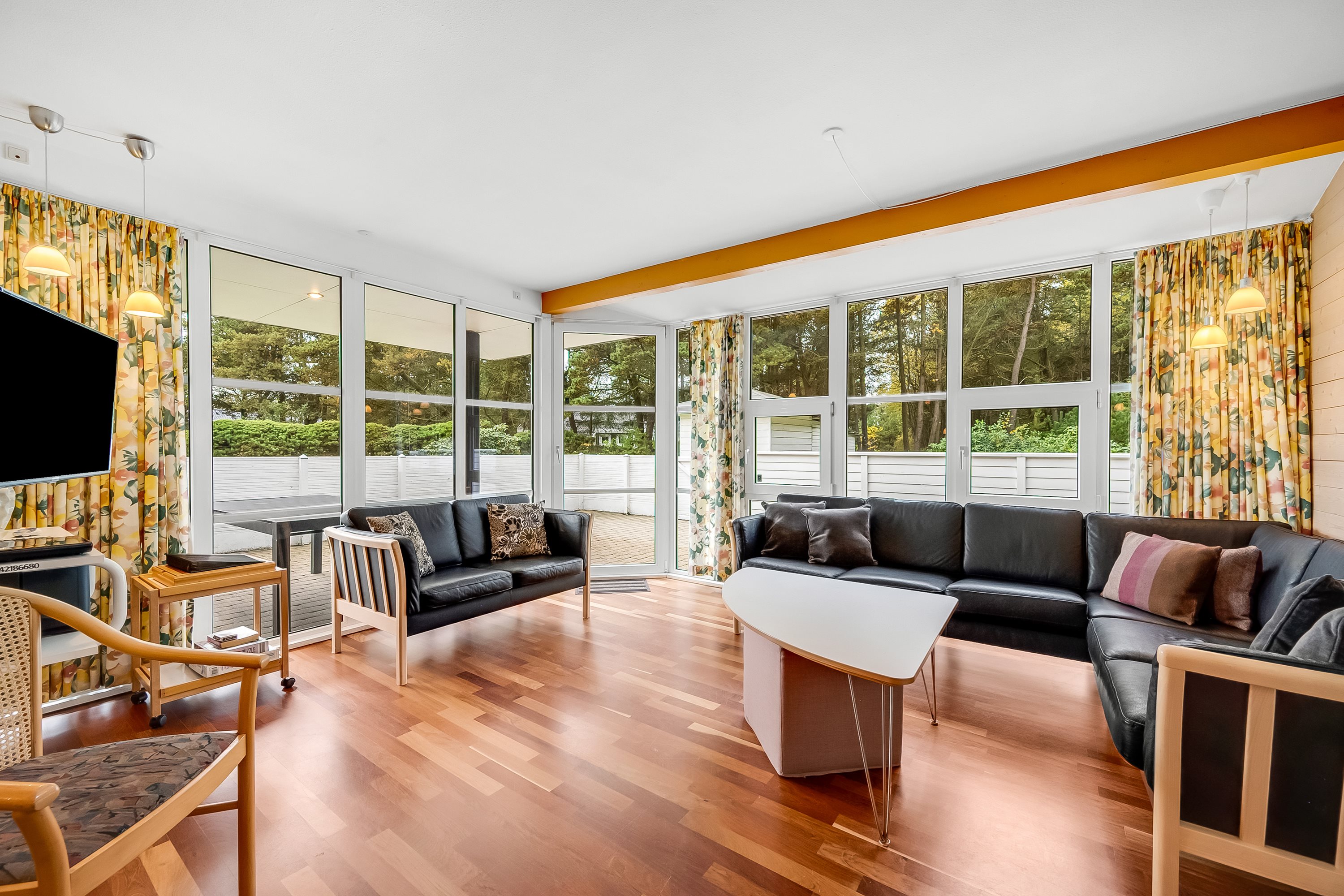 Fremhævet stue billede i fuldskærmstilstand. Billede af Skovvang 62, Lønne, 6830 Nørre Nebel