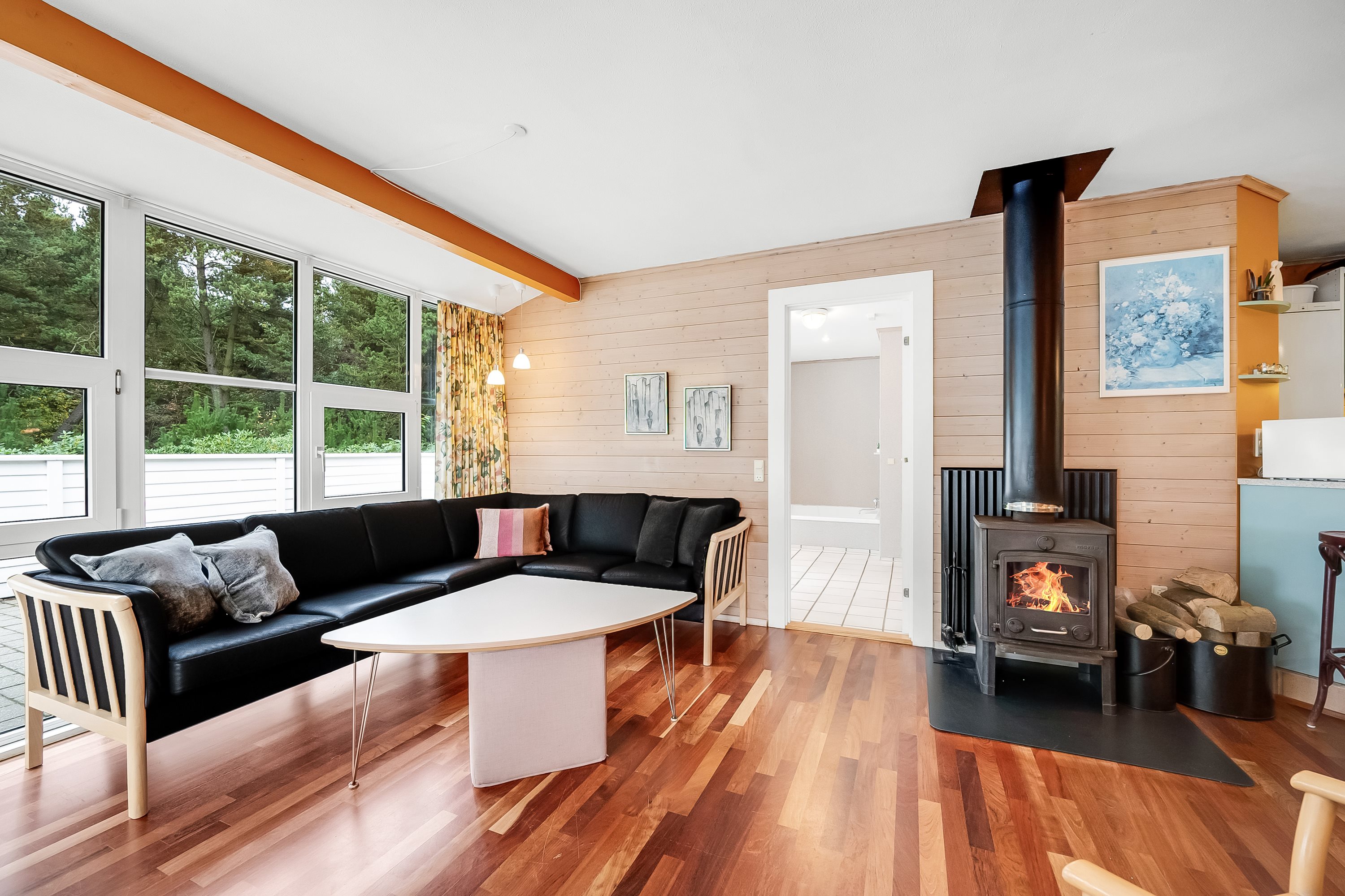 Fremhævet stue billede i fuldskærmstilstand. Billede af Skovvang 62, Lønne, 6830 Nørre Nebel