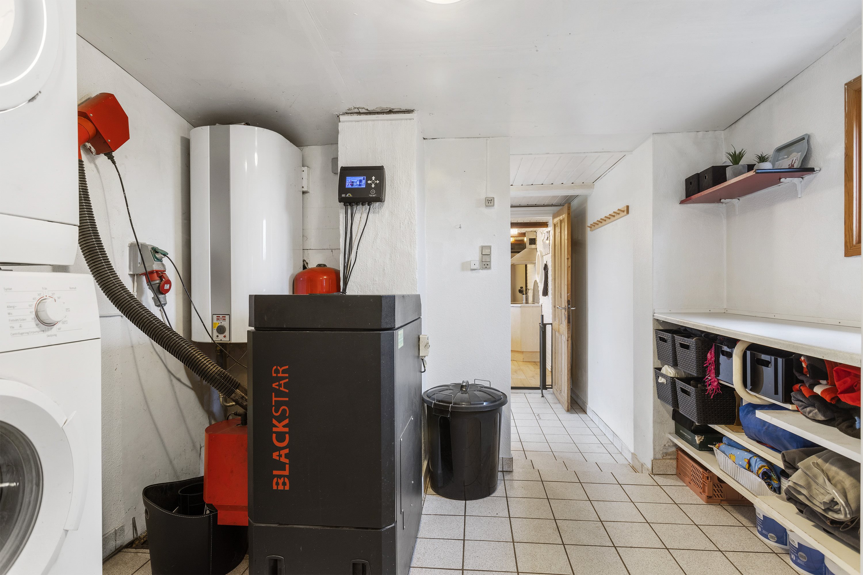 Fremhævet gang billede i fuldskærmstilstand. Billede af Fjembevej 42, 9352 Dybvad