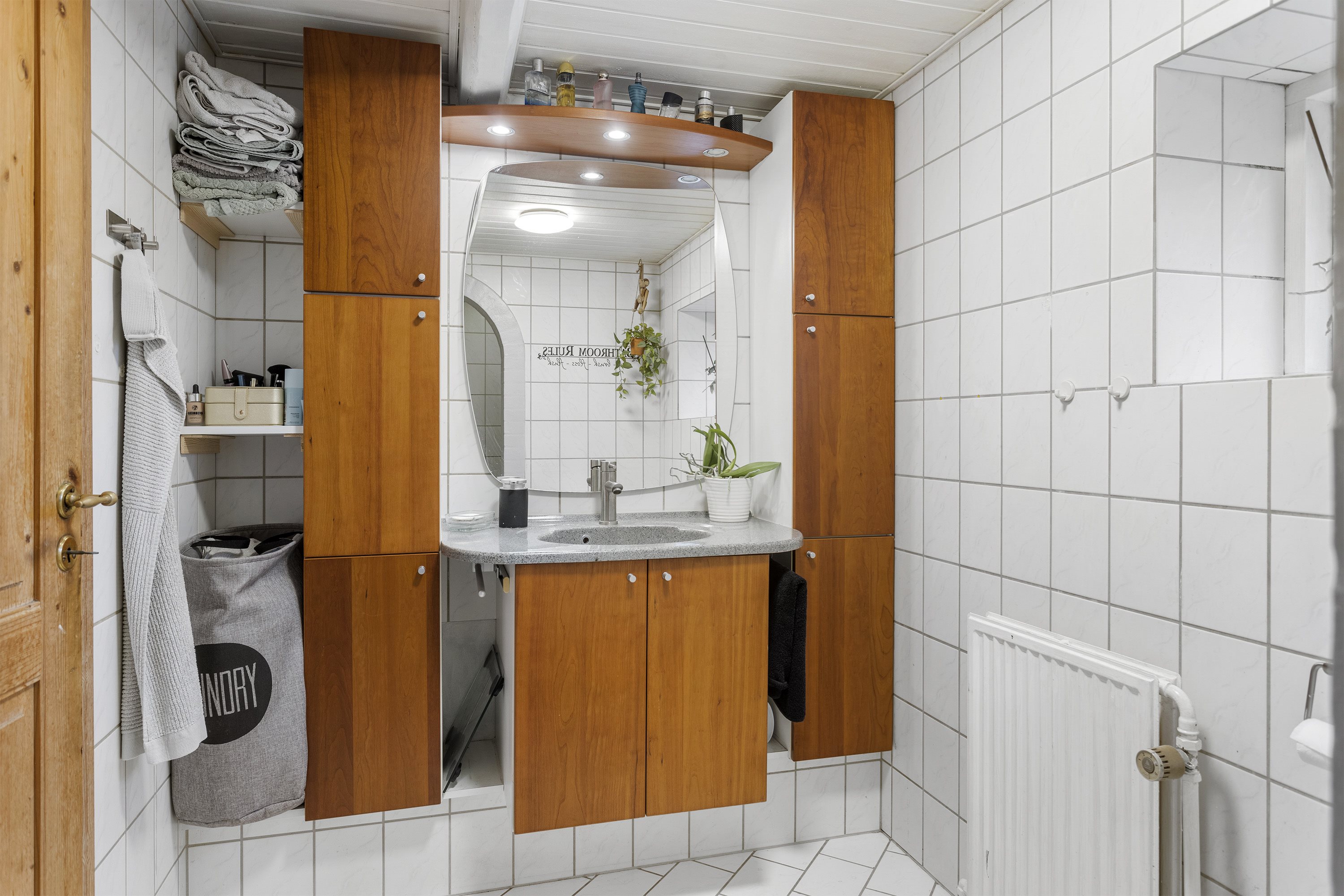 Fremhævet badeværelse billede i fuldskærmstilstand. Billede af Fjembevej 42, 9352 Dybvad