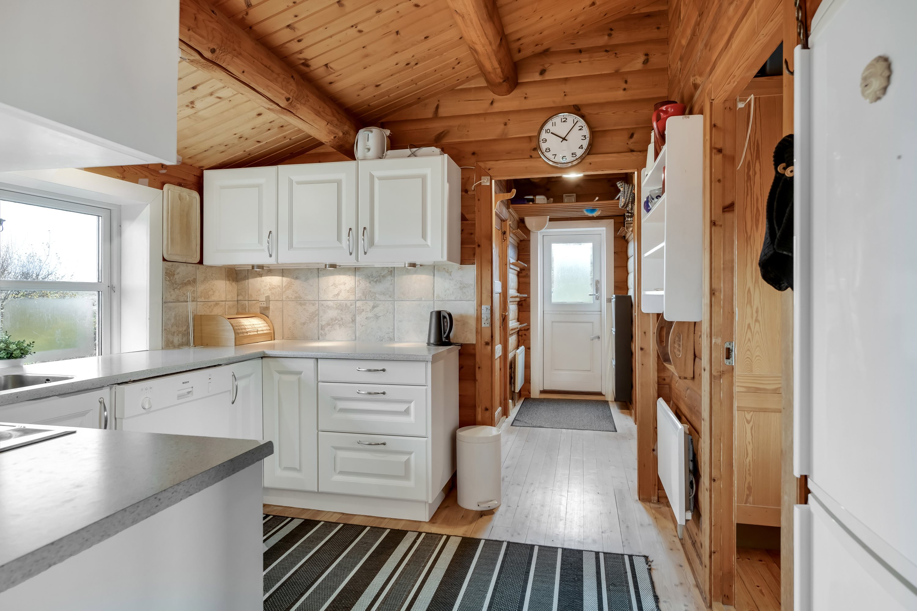 Fremhævet køkken billede i fuldskærmstilstand. Billede af Søndermarken 18, Sønderho, 6720 Fanø