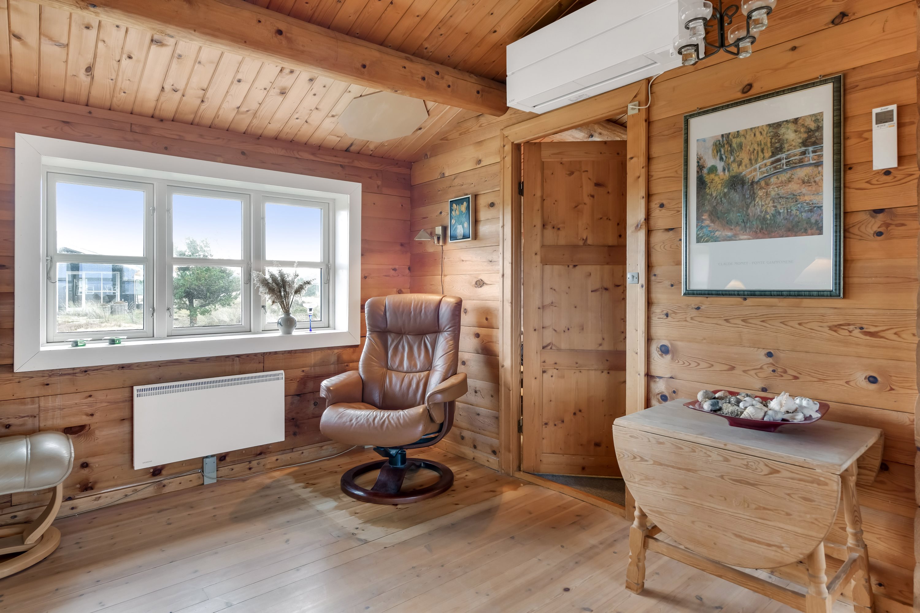 Fremhævet stue billede i fuldskærmstilstand. Billede af Søndermarken 18, Sønderho, 6720 Fanø