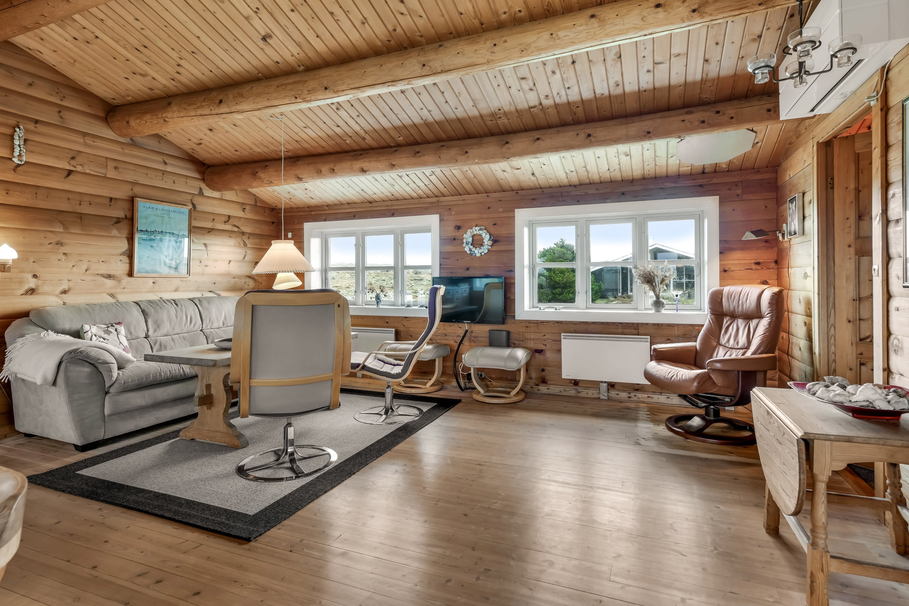 Fremhævet stue billede i fuldskærmstilstand. Billede af Søndermarken 18, Sønderho, 6720 Fanø