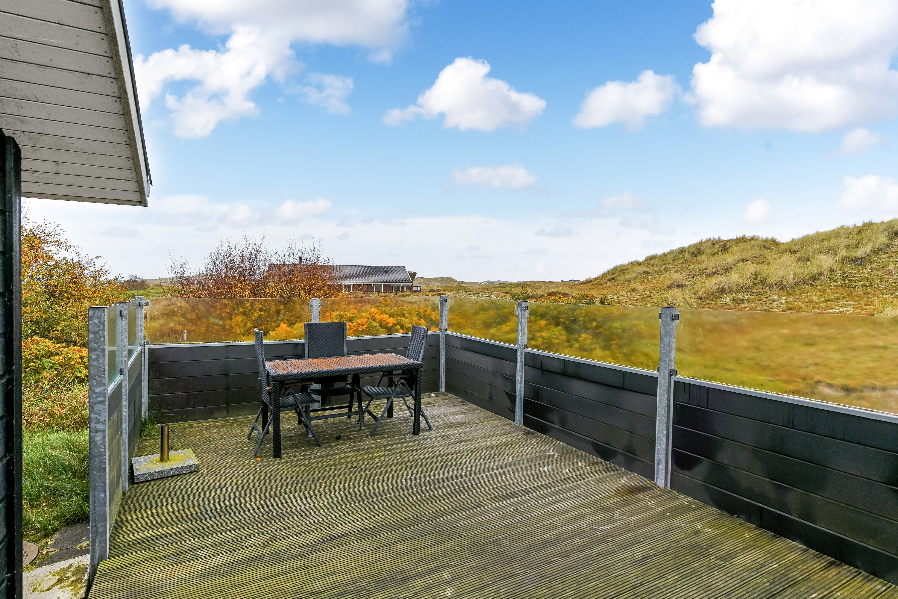 Fremhævet terrasse billede i fuldskærmstilstand. Billede af Søndermarken 18, Sønderho, 6720 Fanø