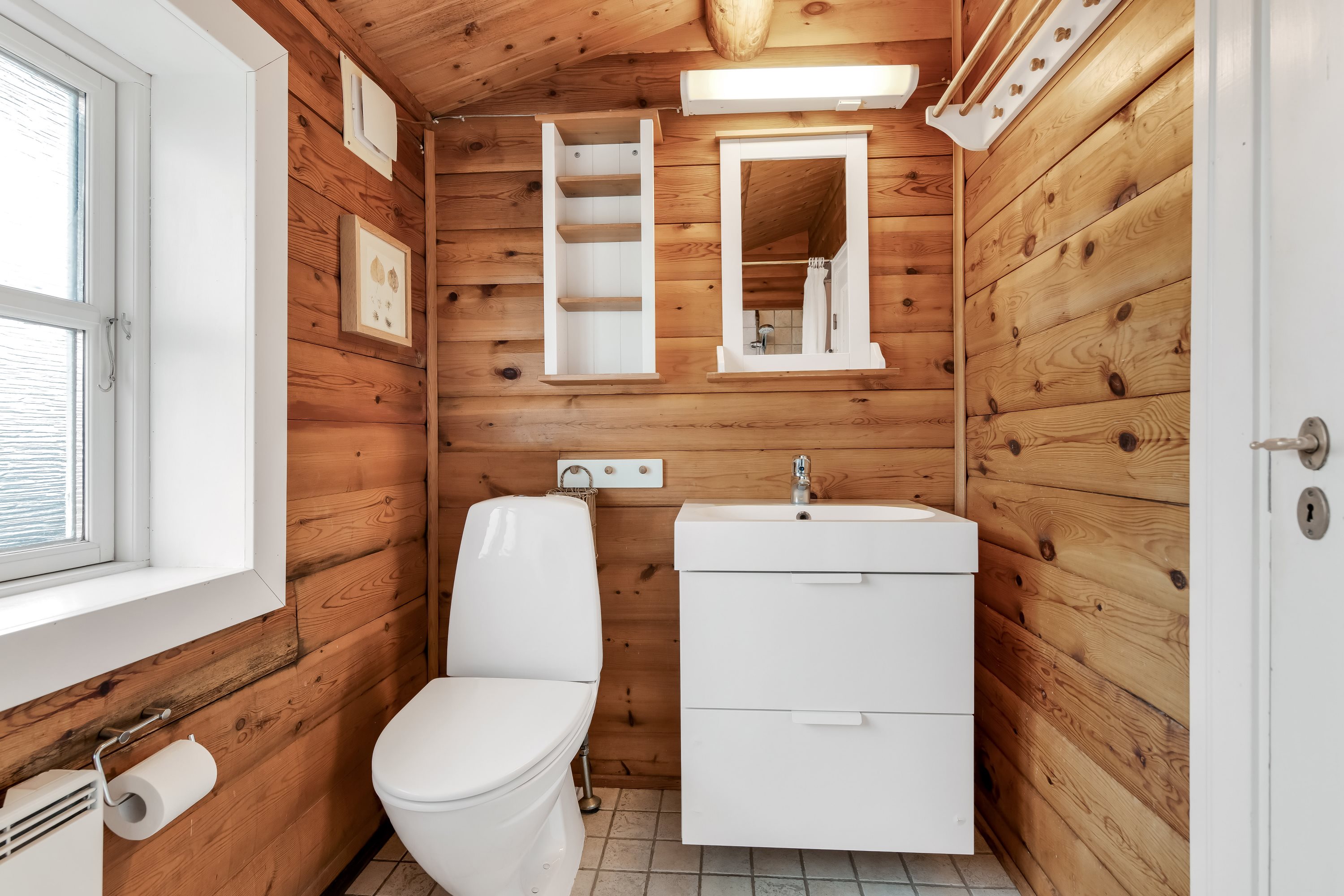 Fremhævet toilet billede i fuldskærmstilstand. Billede af Søndermarken 18, Sønderho, 6720 Fanø