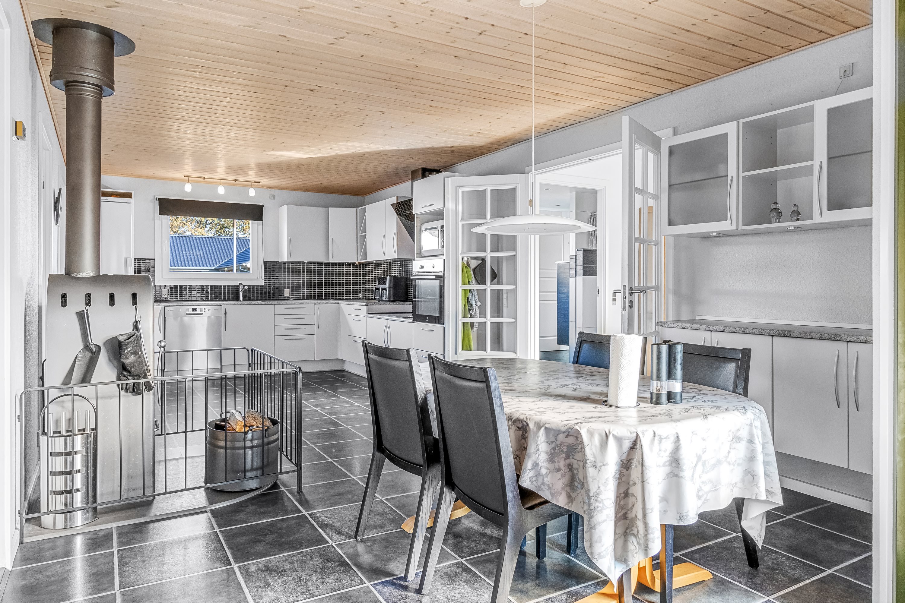 Fremhævet køkken alrum billede i fuldskærmstilstand. Billede af Egerntoften 14, Egebæk, 6760 Ribe