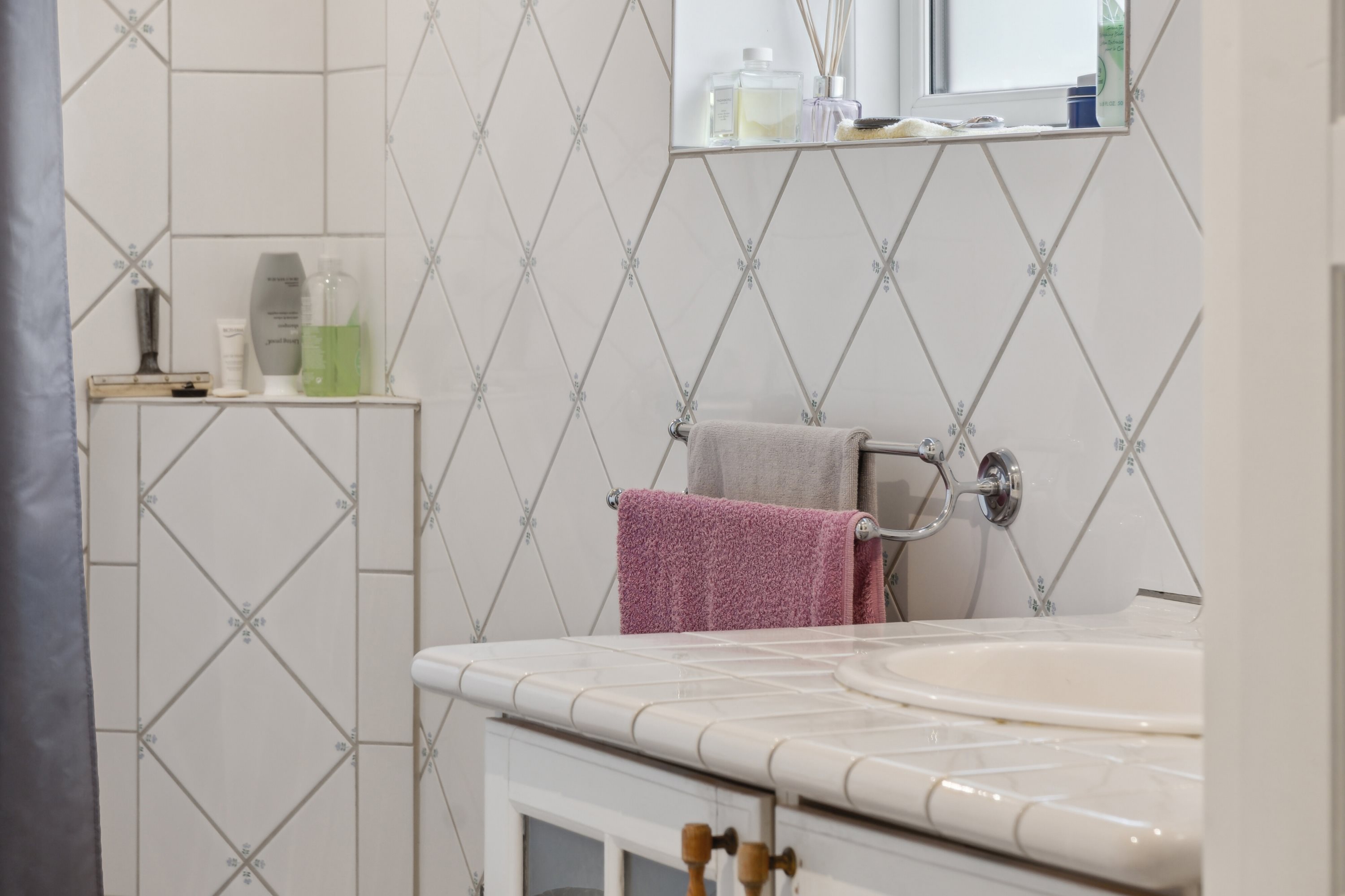 Fremhævet badeværelse billede i fuldskærmstilstand. Billede af Bag Kirken 1D, 4573 Højby