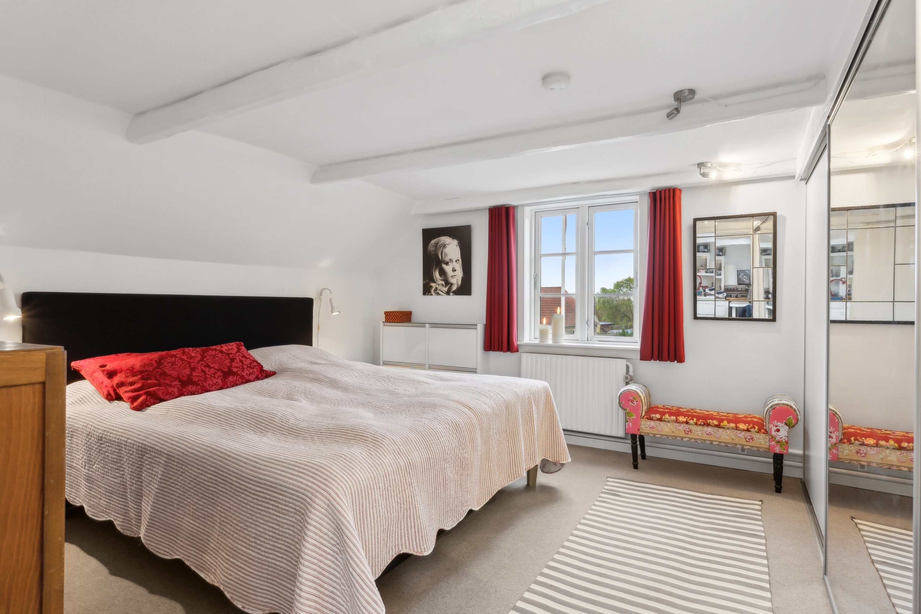 Fremhævet soveværelse billede i fuldskærmstilstand. Billede af Bag Kirken 1D, 4573 Højby