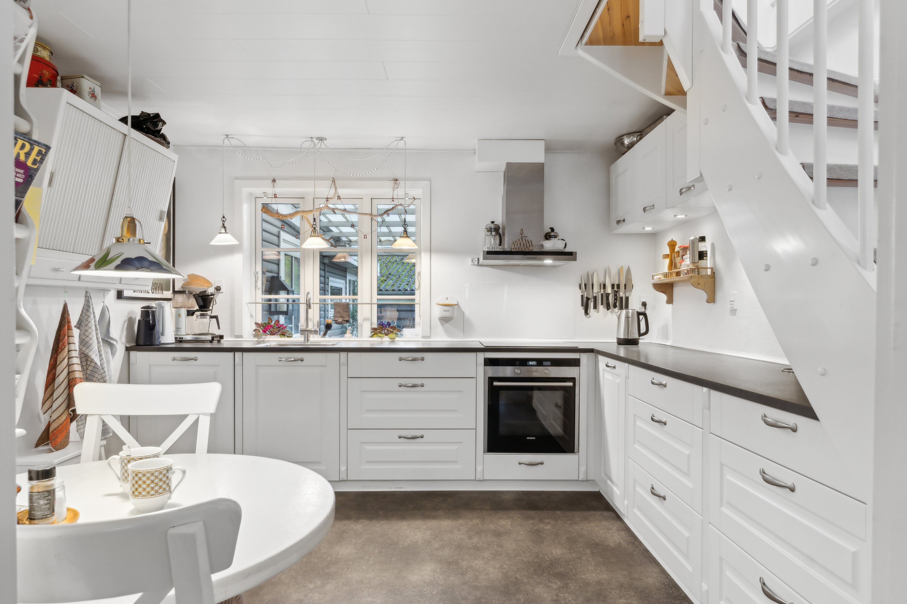 Fremhævet køkken billede i fuldskærmstilstand. Billede af Bag Kirken 1D, 4573 Højby