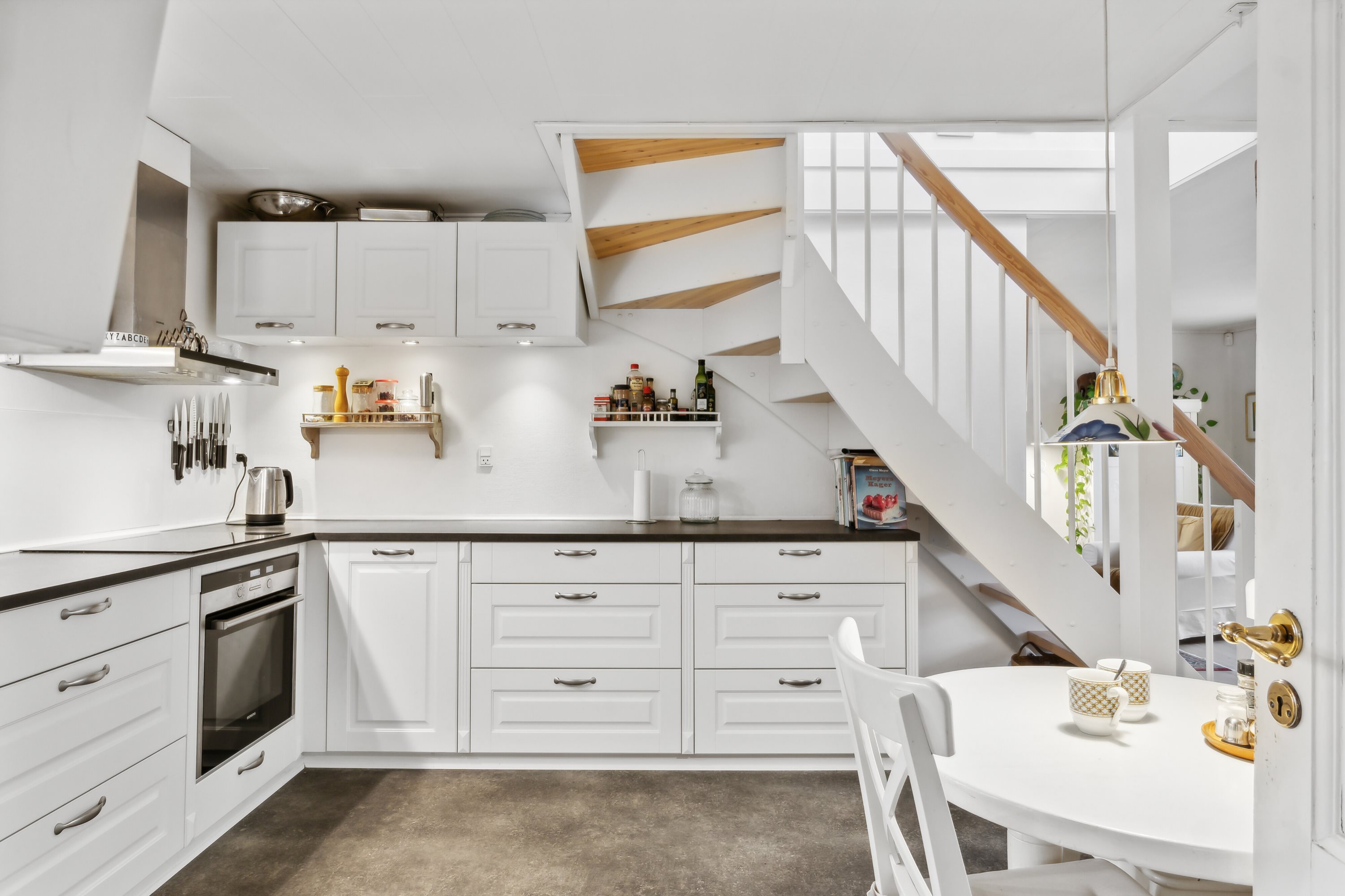 Fremhævet køkken billede i fuldskærmstilstand. Billede af Bag Kirken 1D, 4573 Højby