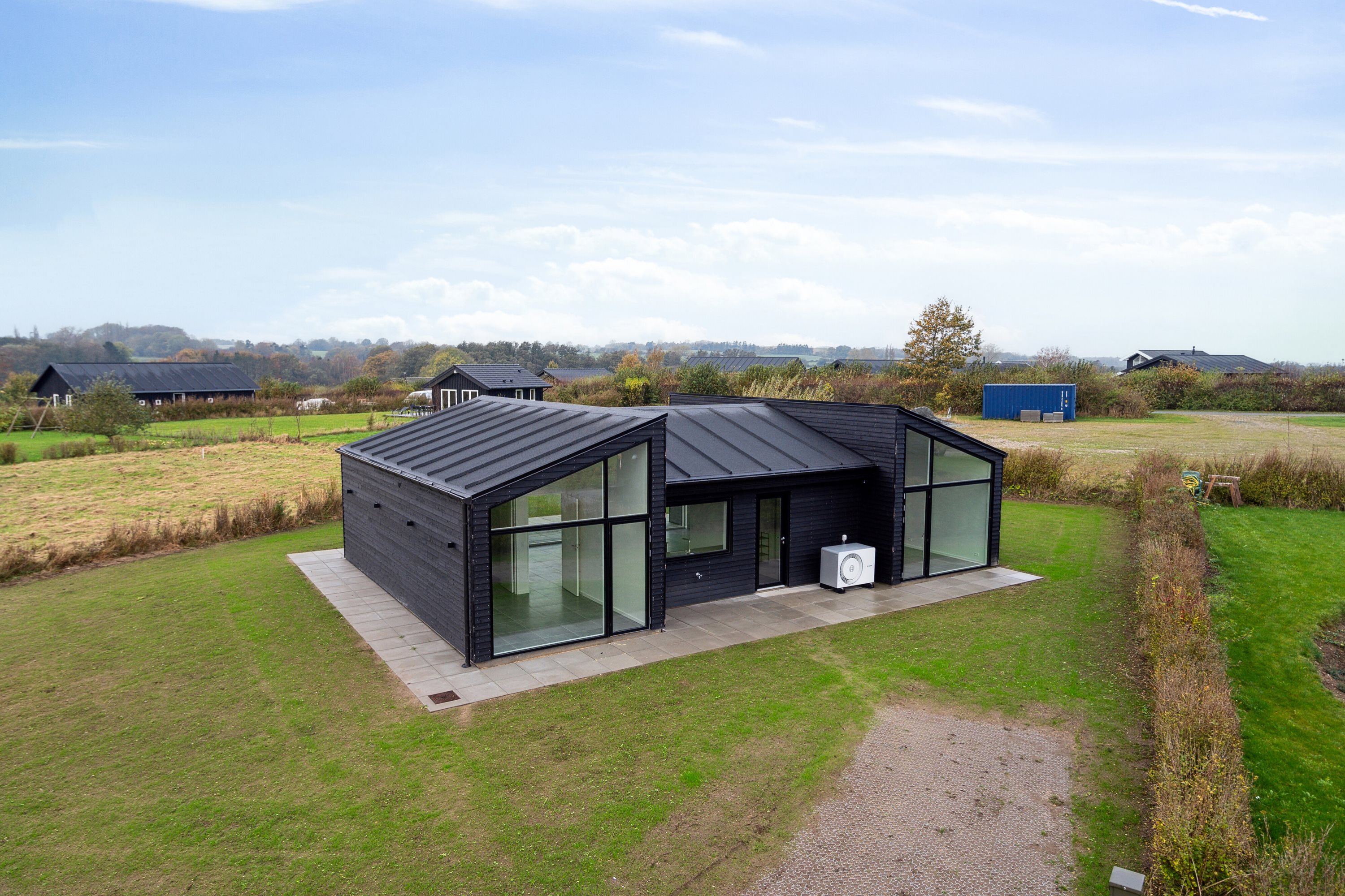 Miniaturebillede 1: set fra haven. Billede af Hegnet 9, 5871 Frørup