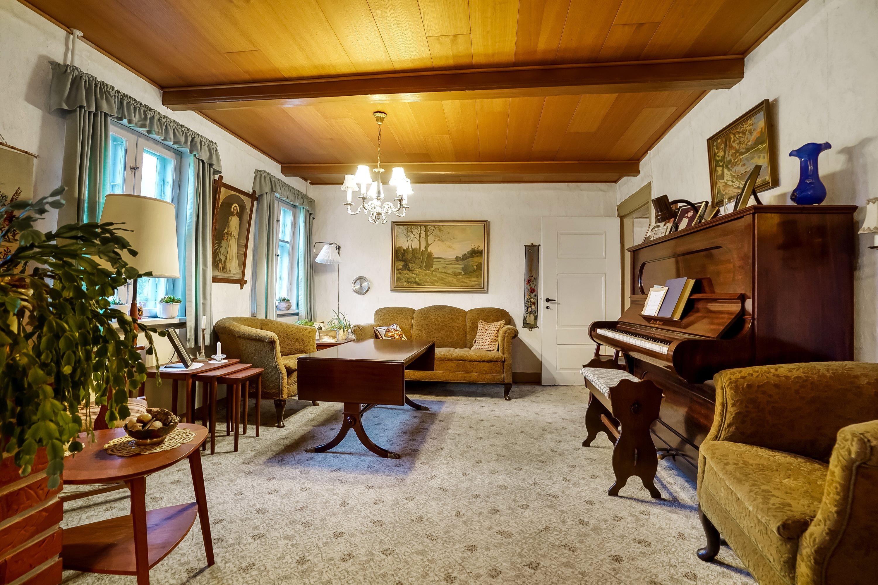 Fremhævet stue billede i fuldskærmstilstand. Billede af Lerbjergvej 61, Vejlby Mark, 5500 Middelfart