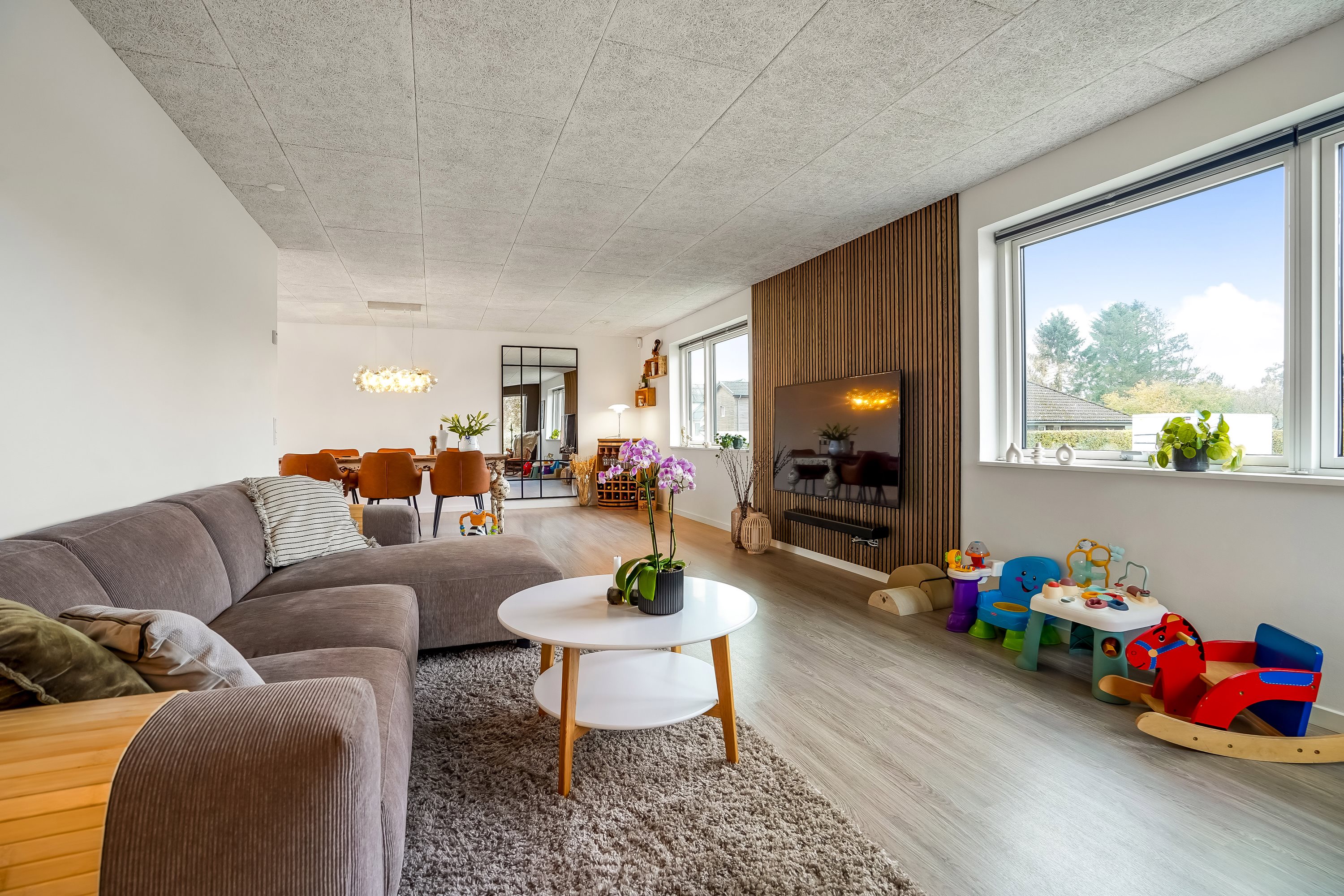 Fremhævet stue billede i fuldskærmstilstand. Billede af Sønderbrogade 17, 7160 Tørring