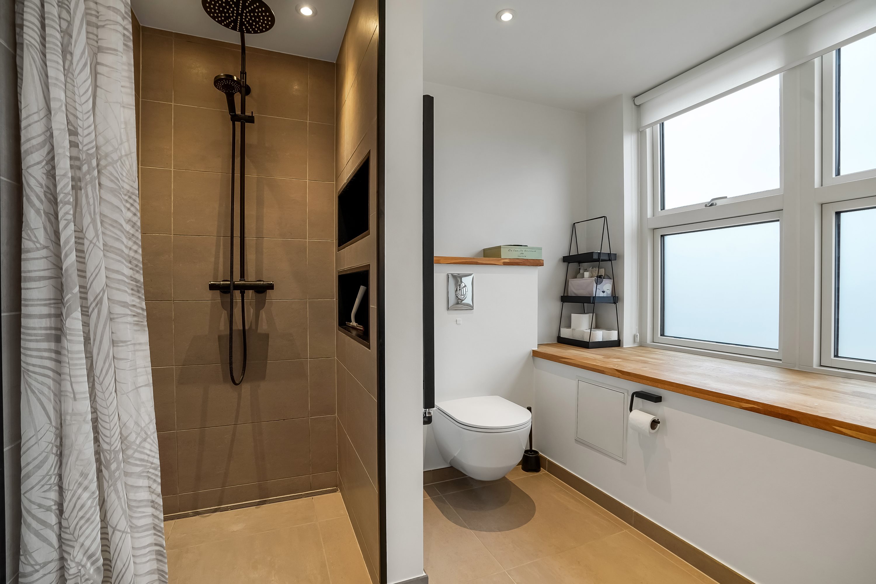 Fremhævet badeværelse billede i fuldskærmstilstand. Billede af Sønderbrogade 17, 7160 Tørring