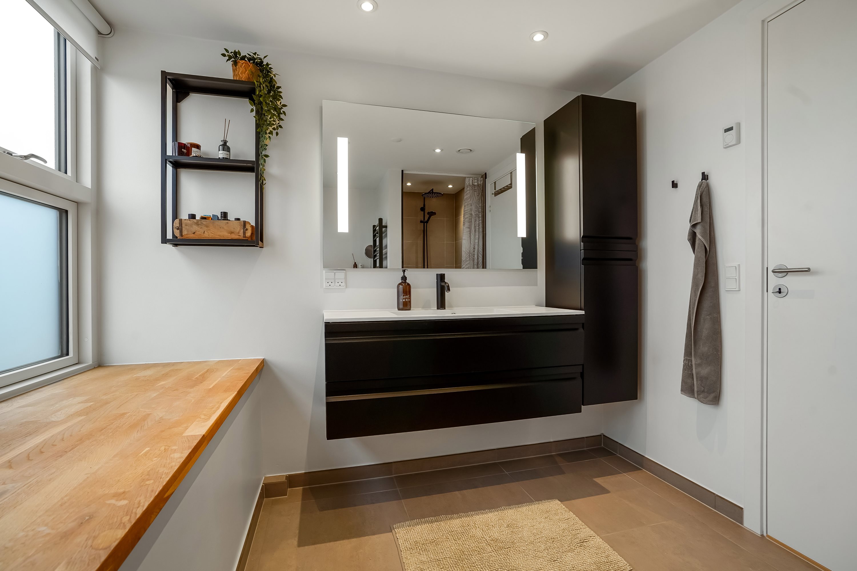 Fremhævet badeværelse billede i fuldskærmstilstand. Billede af Sønderbrogade 17, 7160 Tørring