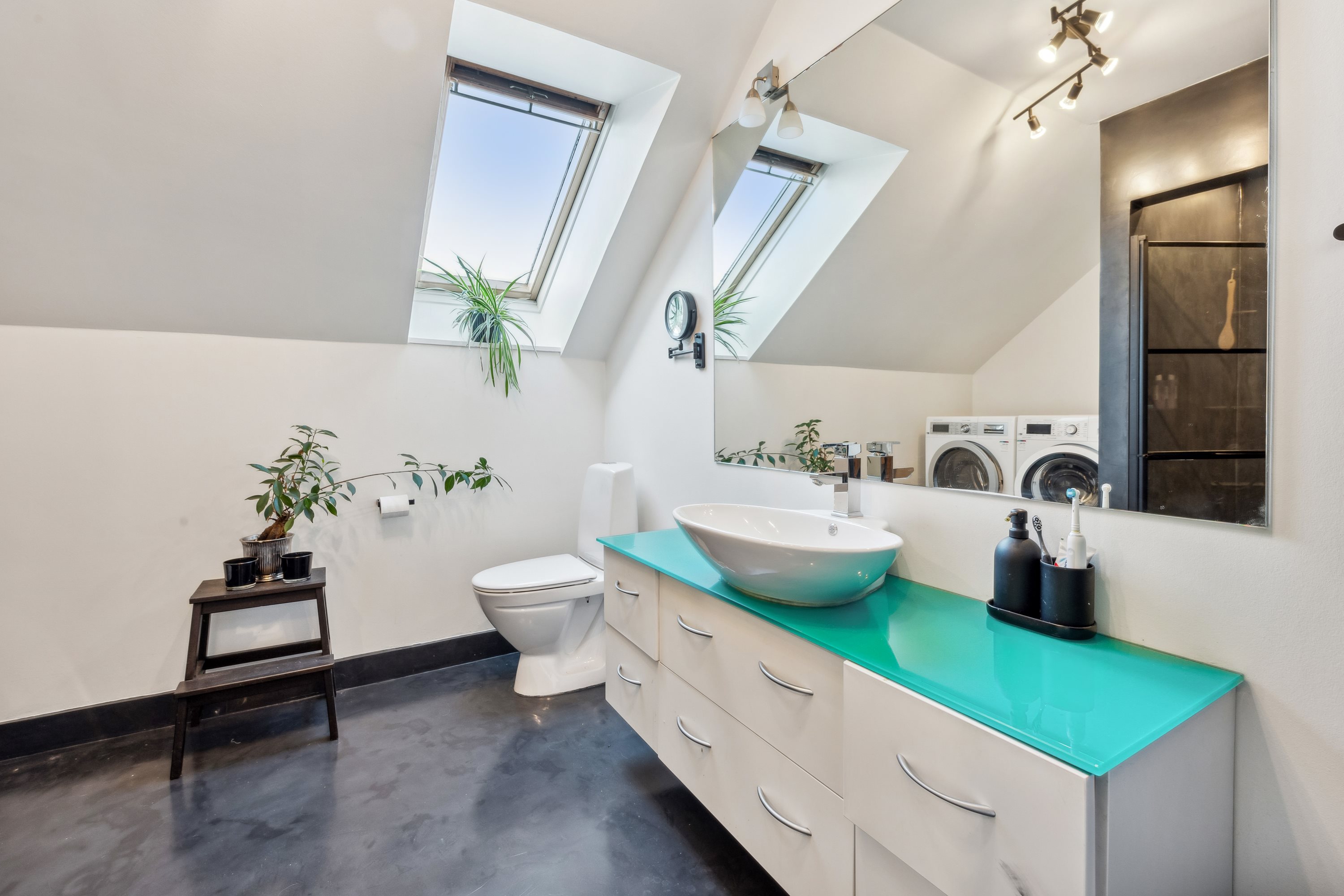 Fremhævet badeværelse billede i fuldskærmstilstand. Billede af Munkegårdsvej 27, 3490 Kvistgård