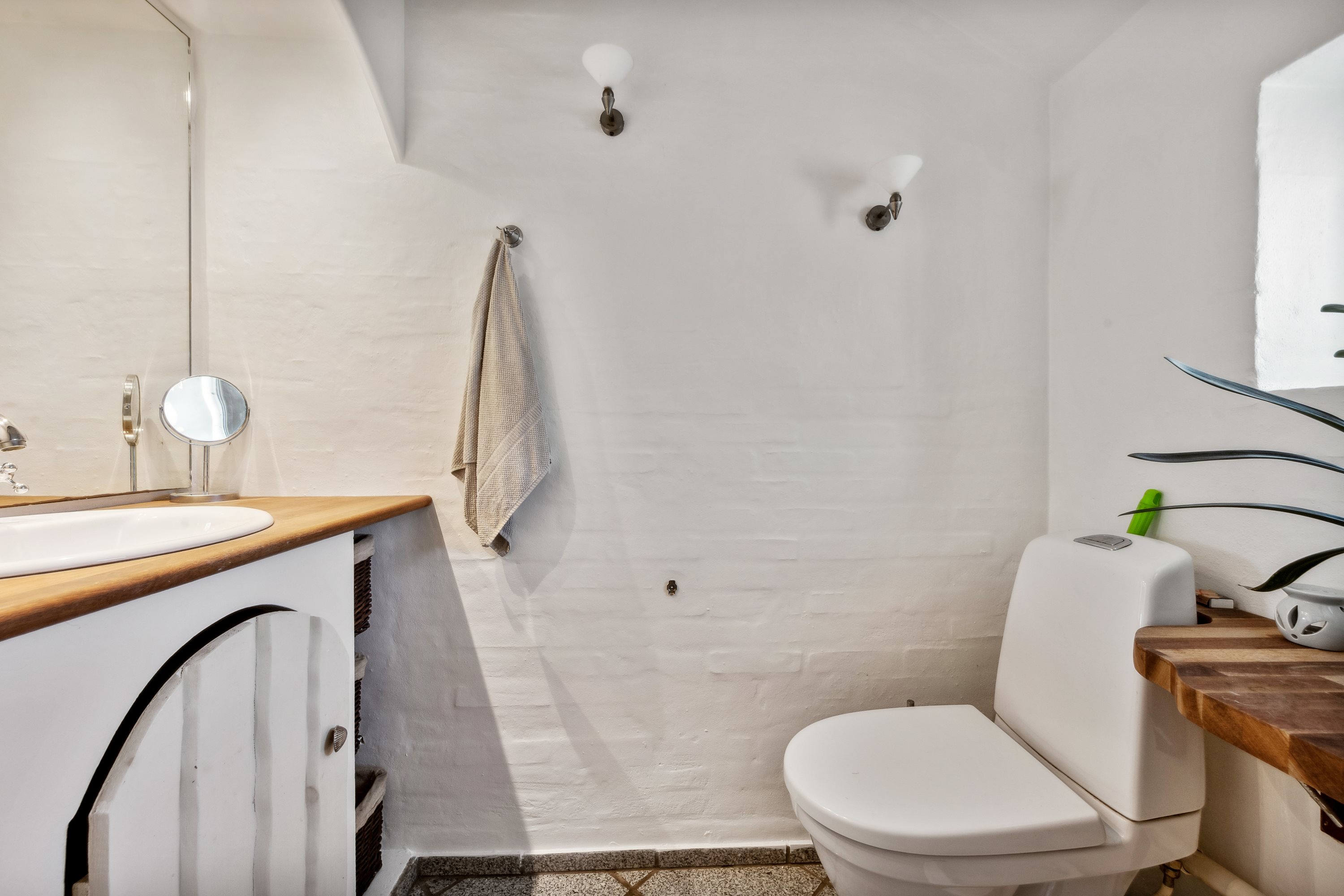 Fremhævet badeværelse billede i fuldskærmstilstand. Billede af Munkegårdsvej 27, 3490 Kvistgård