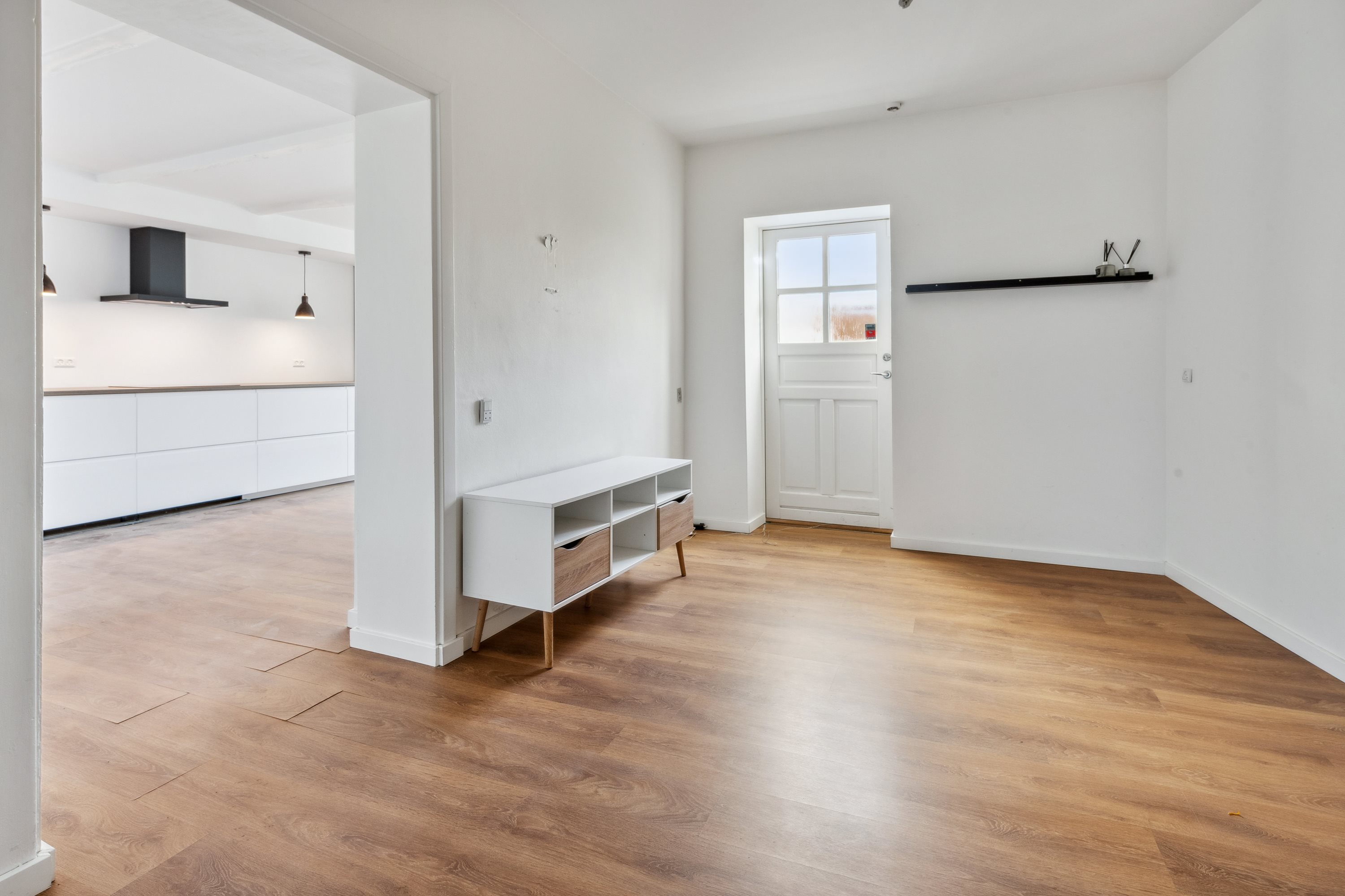 Fremhævet stue billede i fuldskærmstilstand. Billede af Munkegårdsvej 27, 3490 Kvistgård